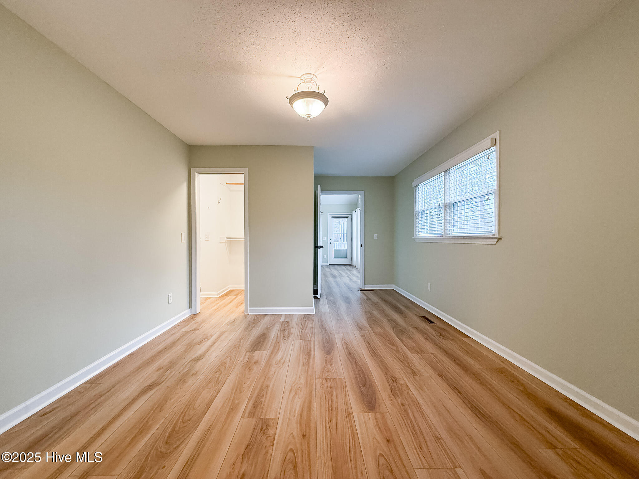 870 Monticello Drive, 8