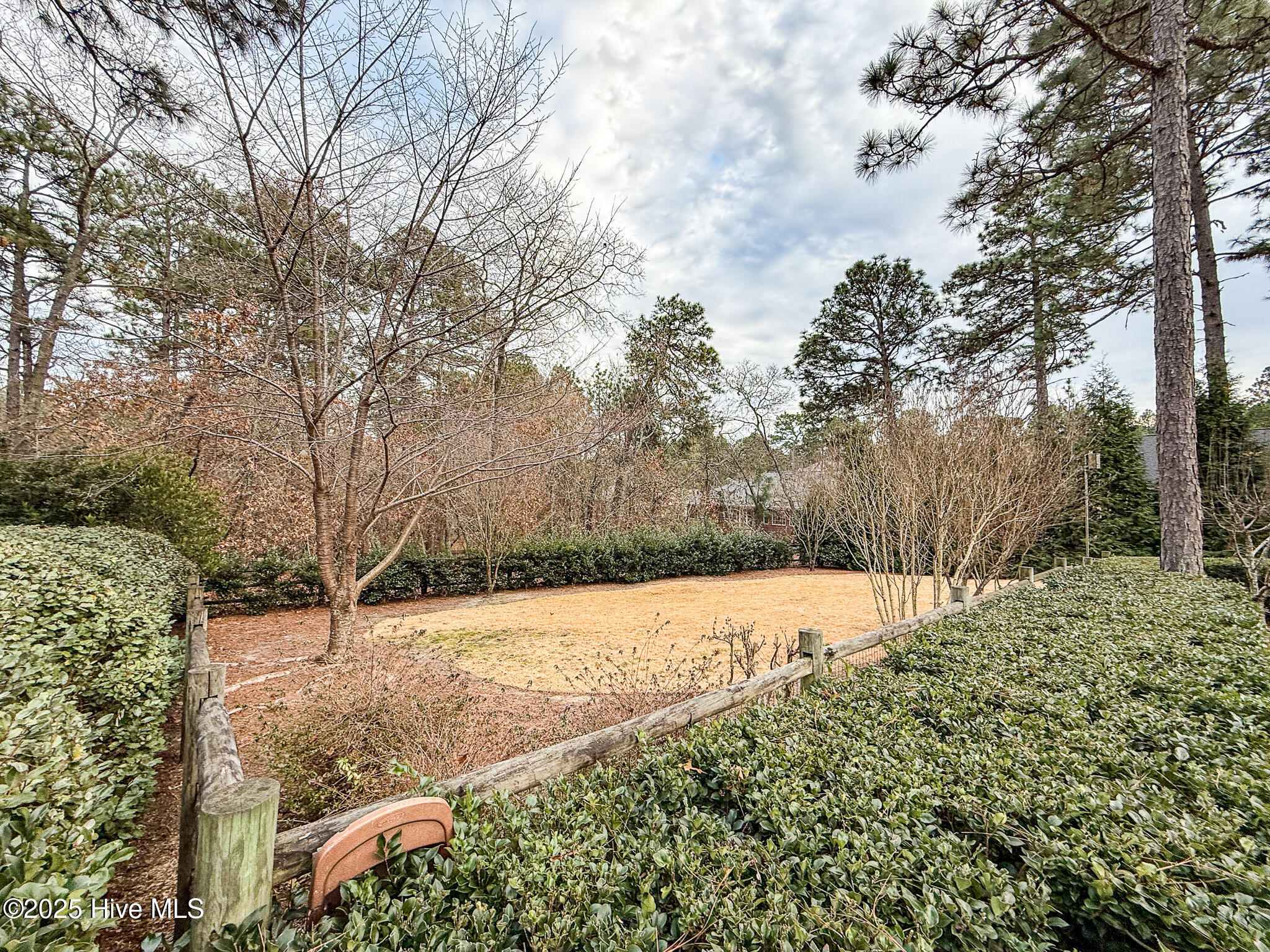 870 Monticello Drive, 8