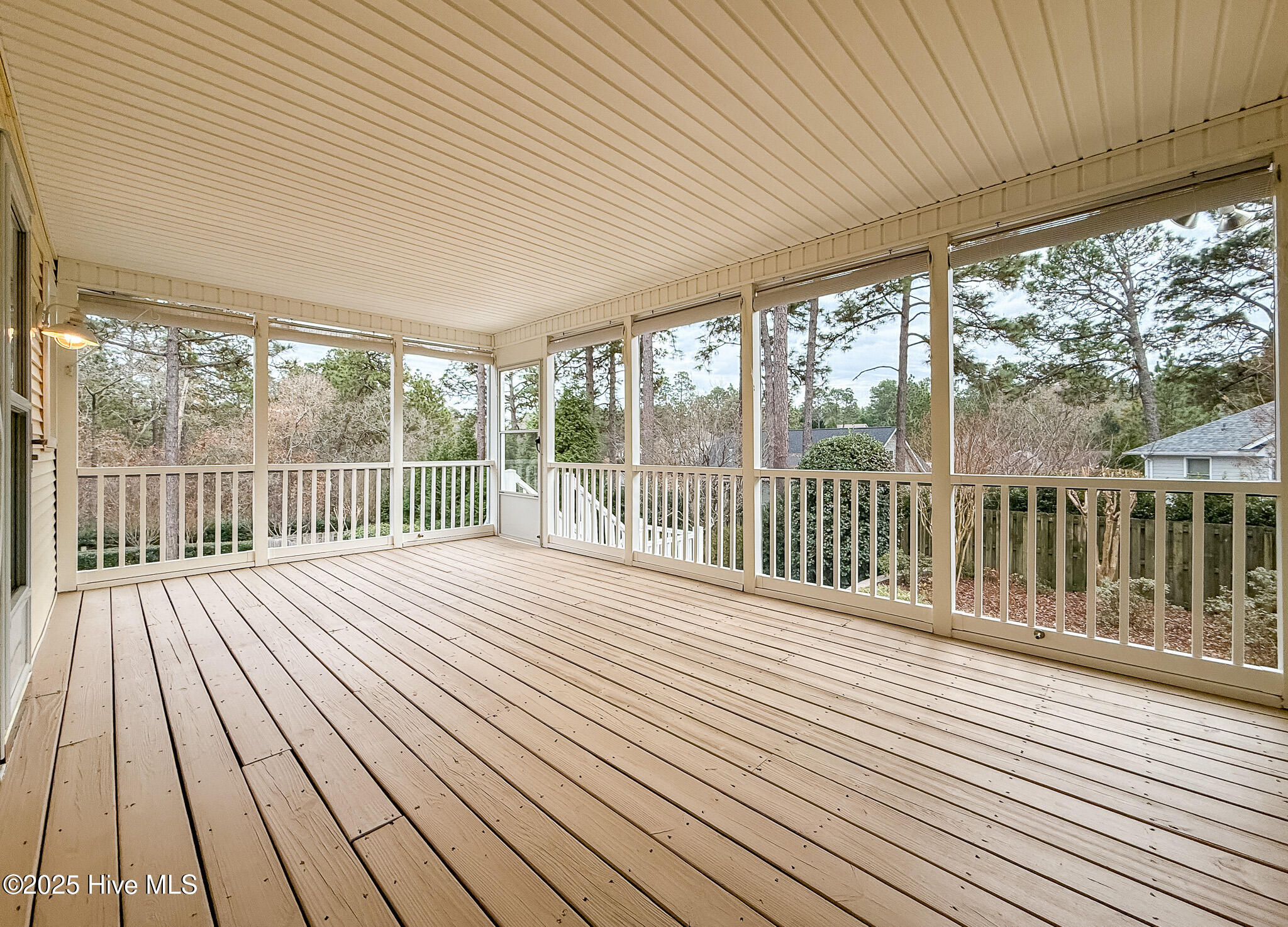 870 Monticello Drive, 8