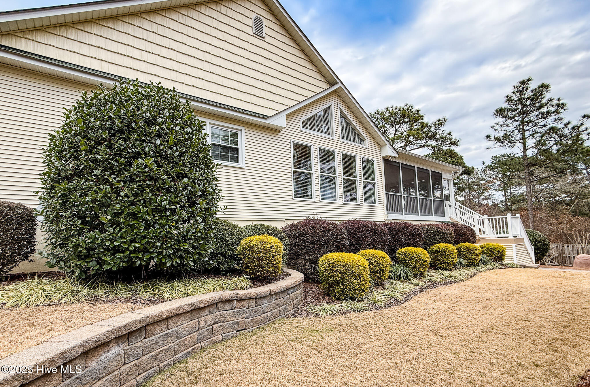 870 Monticello Drive, 8