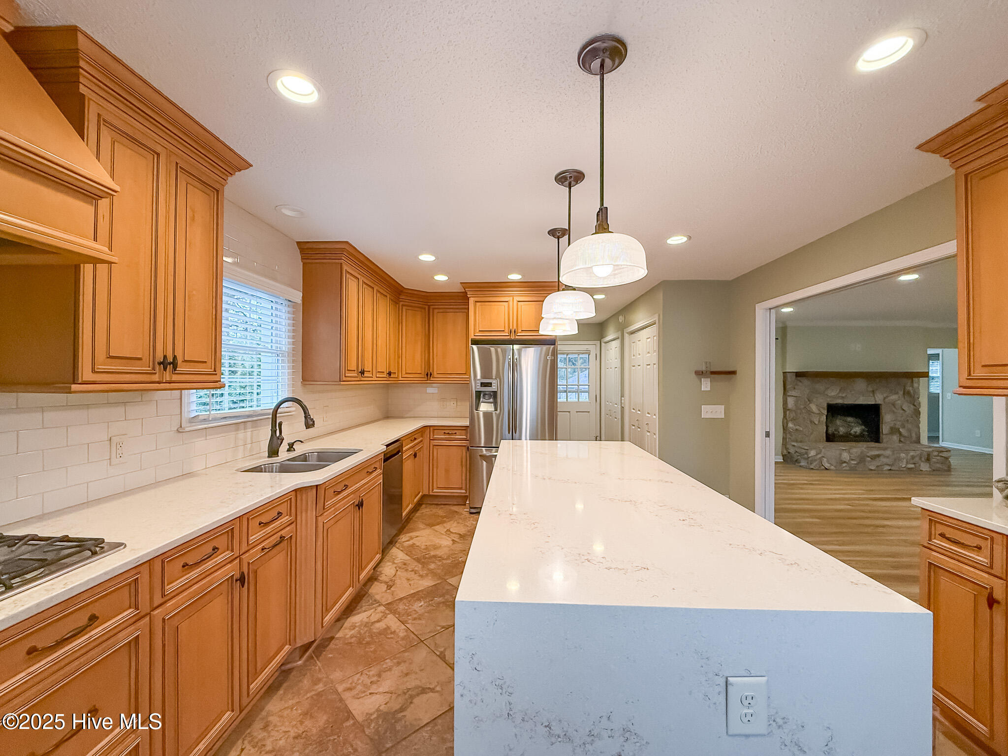 870 Monticello Drive, 8