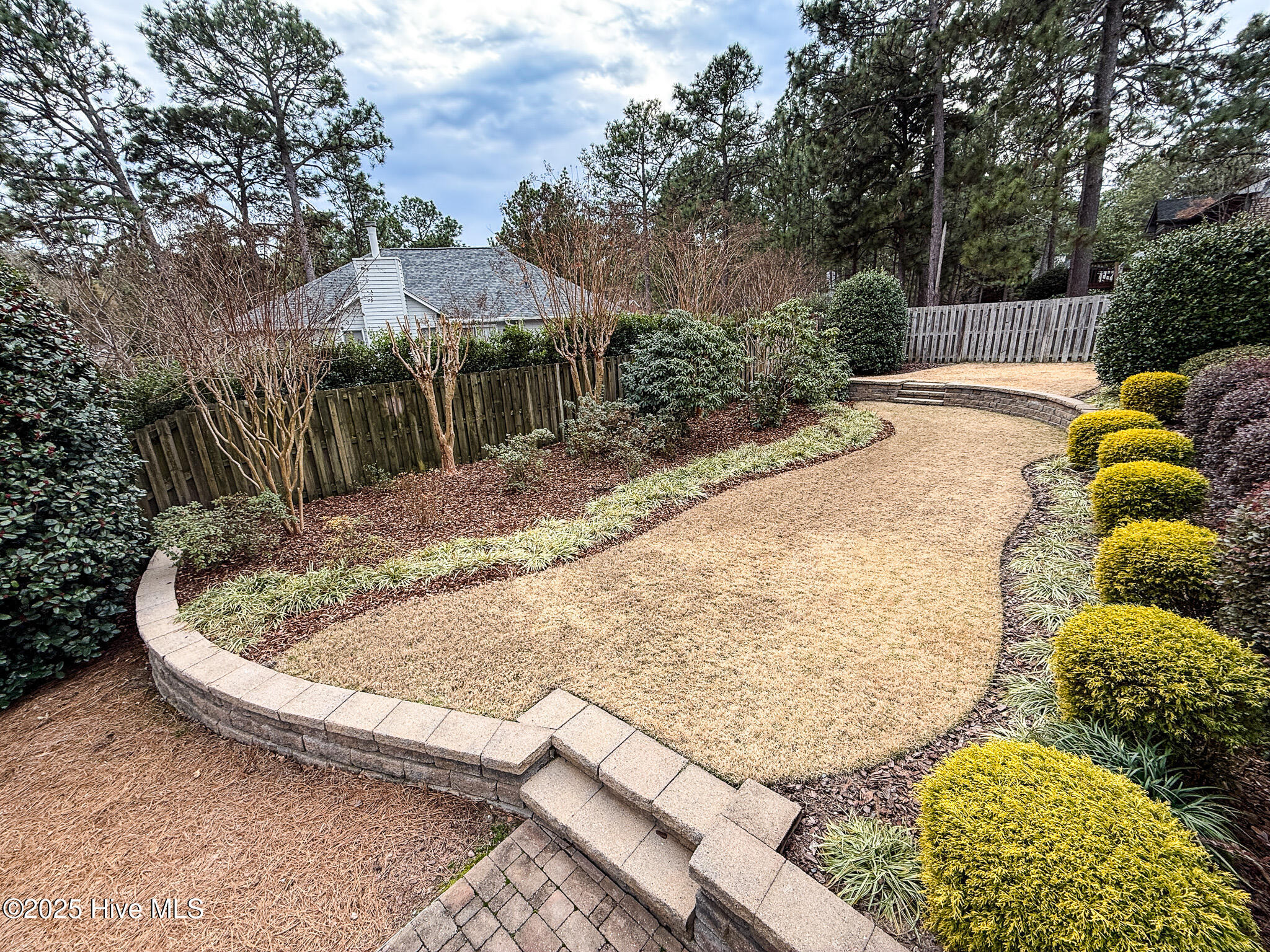 870 Monticello Drive, 8