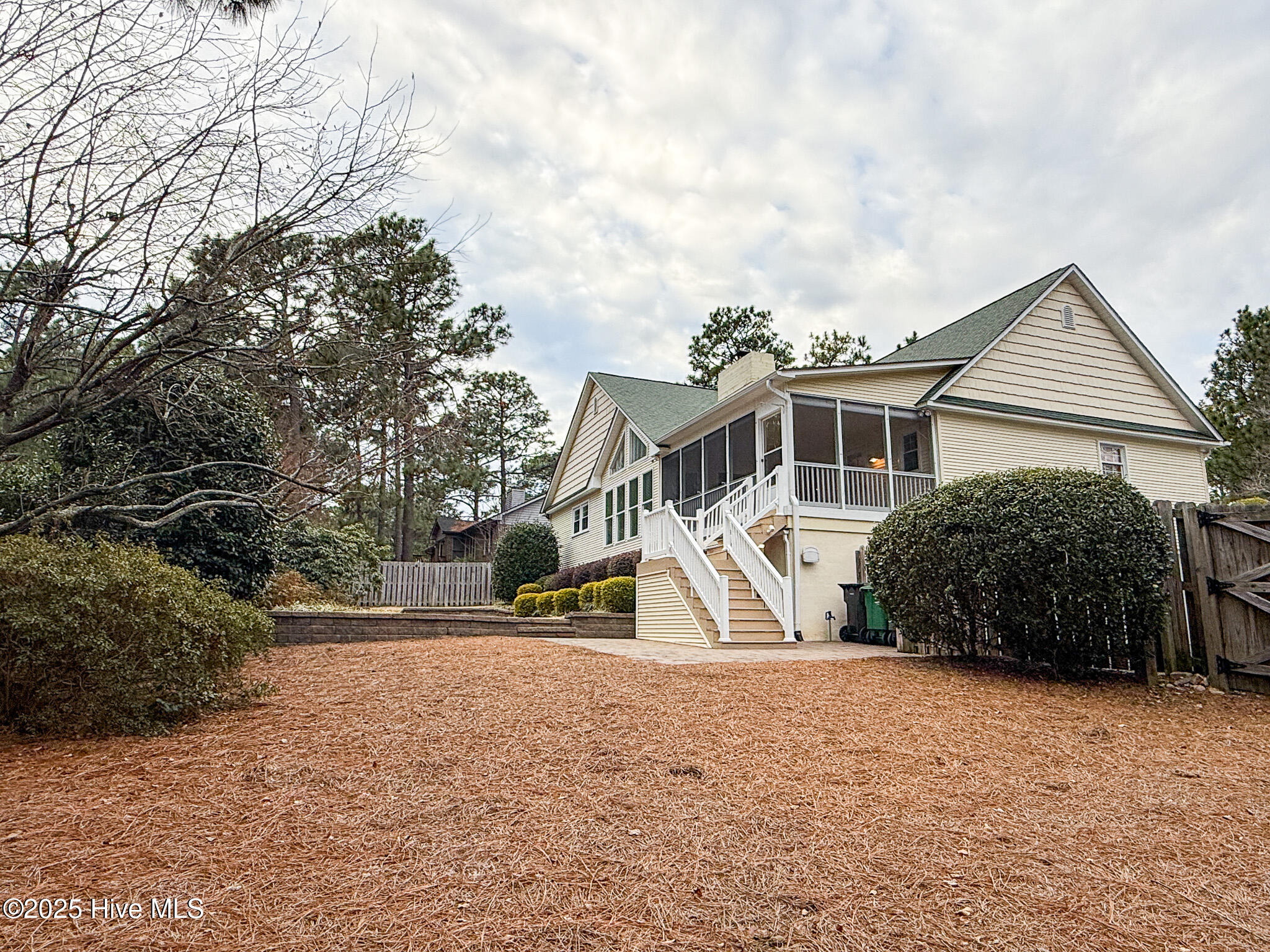 870 Monticello Drive, 8