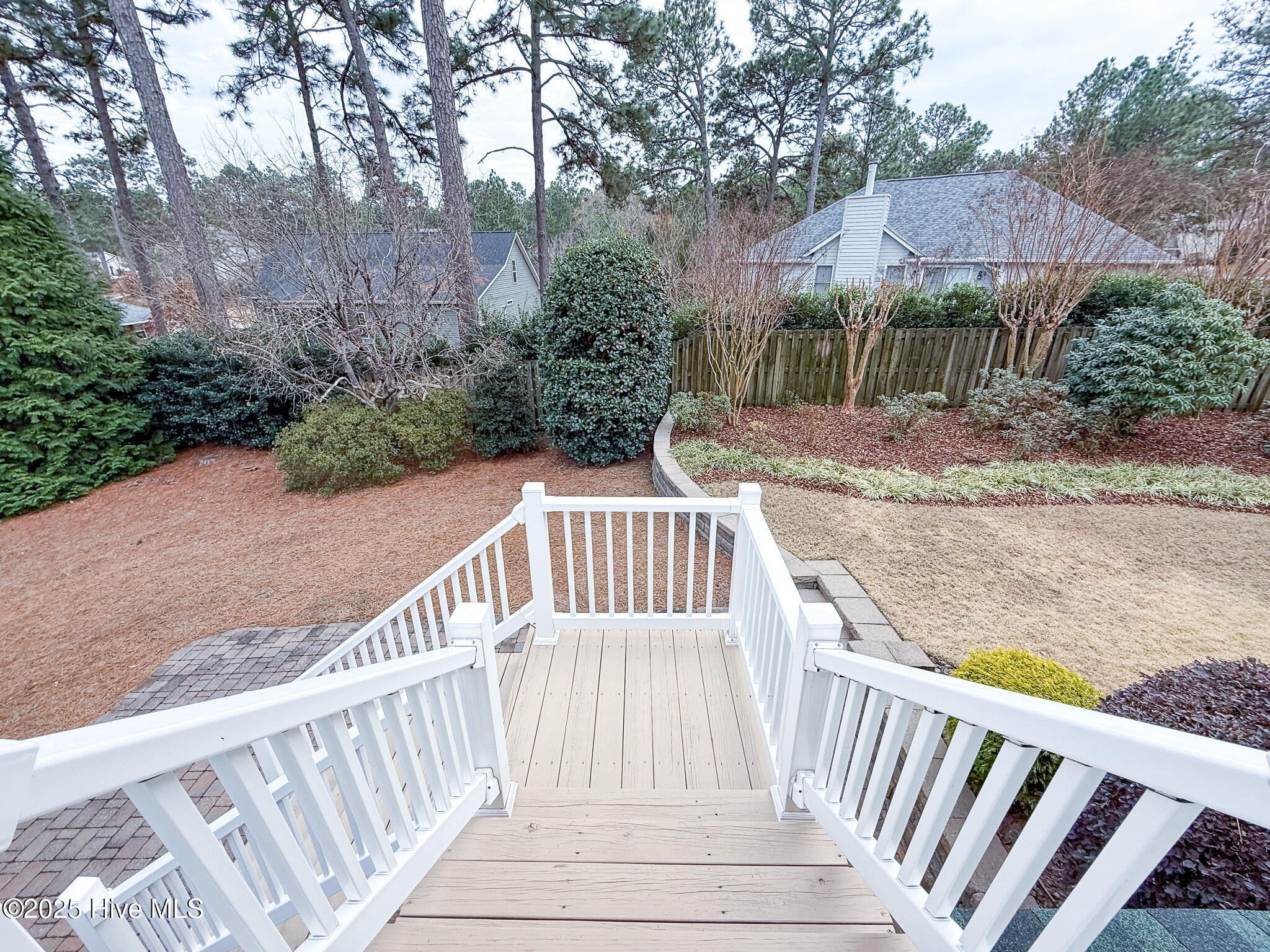 870 Monticello Drive, 8