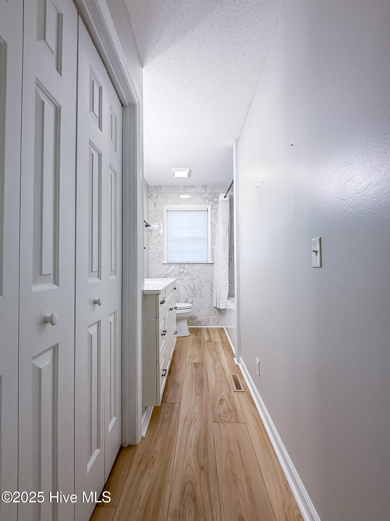 870 Monticello Drive, 8