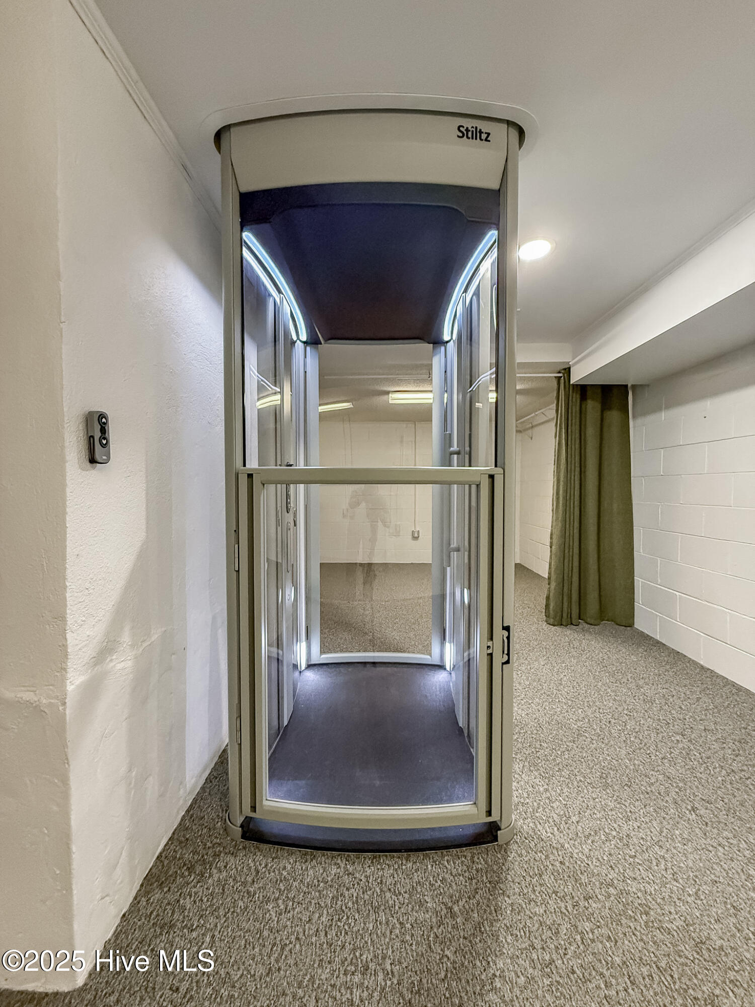 870 Monticello Drive, 8