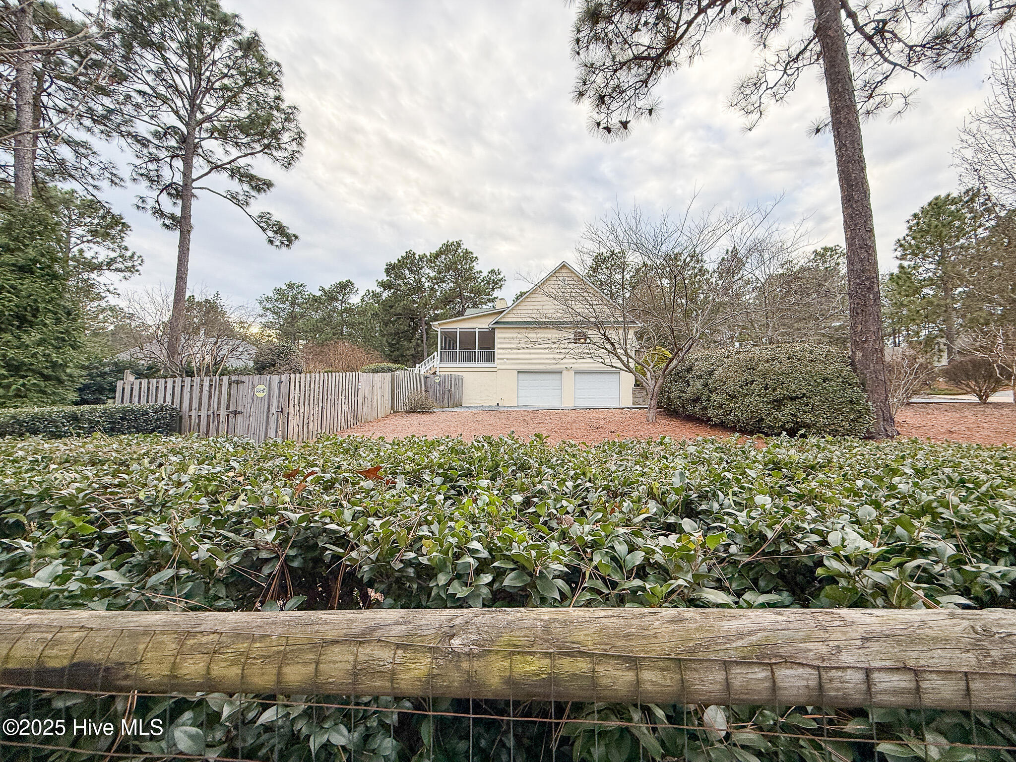 870 Monticello Drive, 8