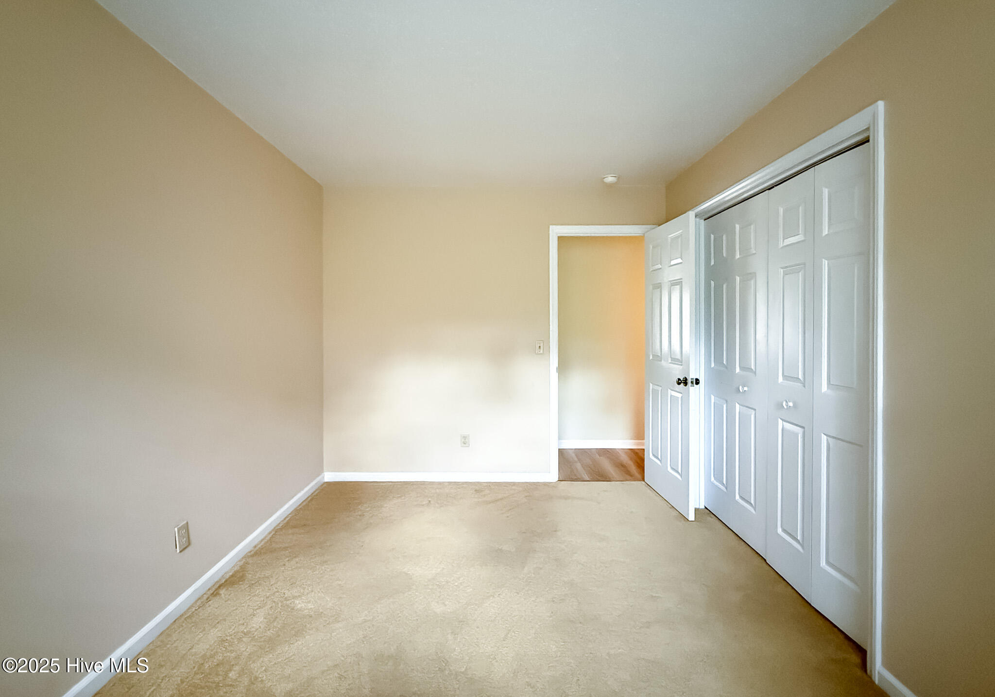 870 Monticello Drive, 8