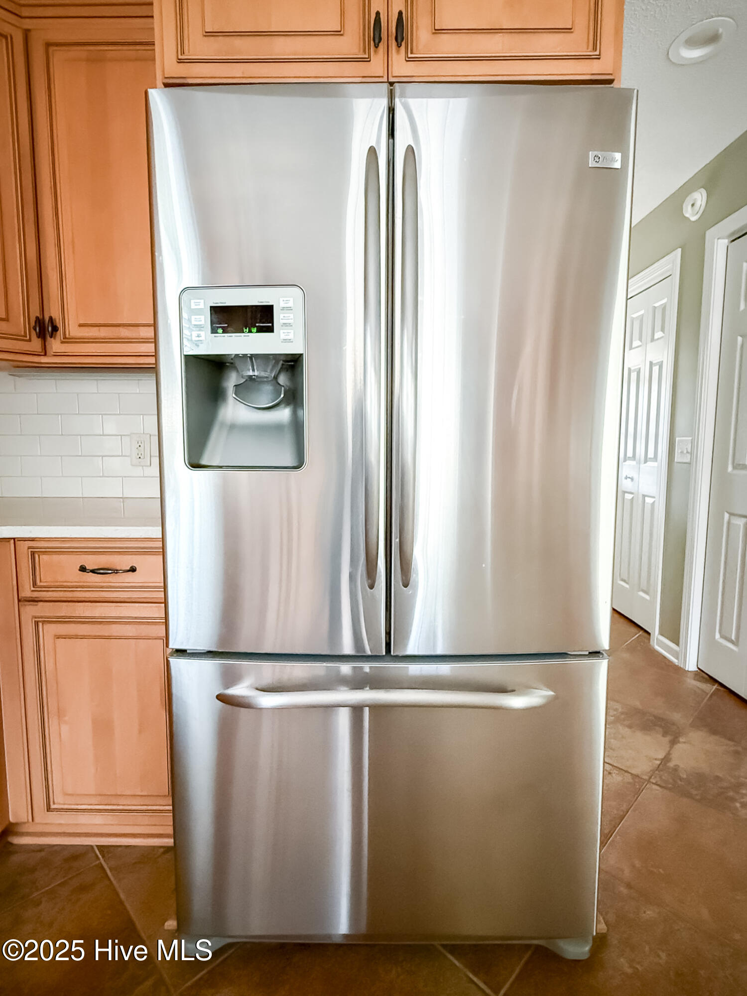 870 Monticello Drive, 8