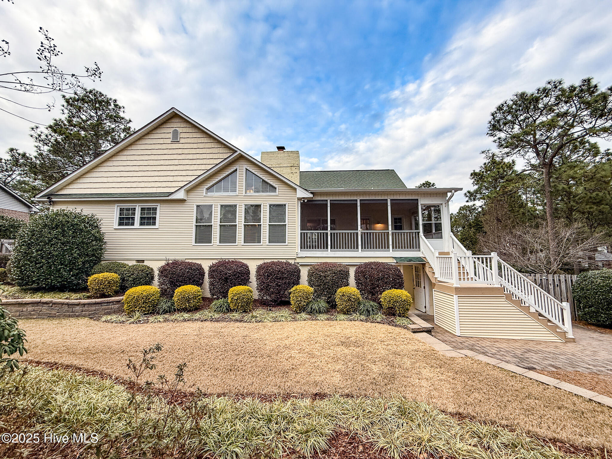 870 Monticello Drive, 8