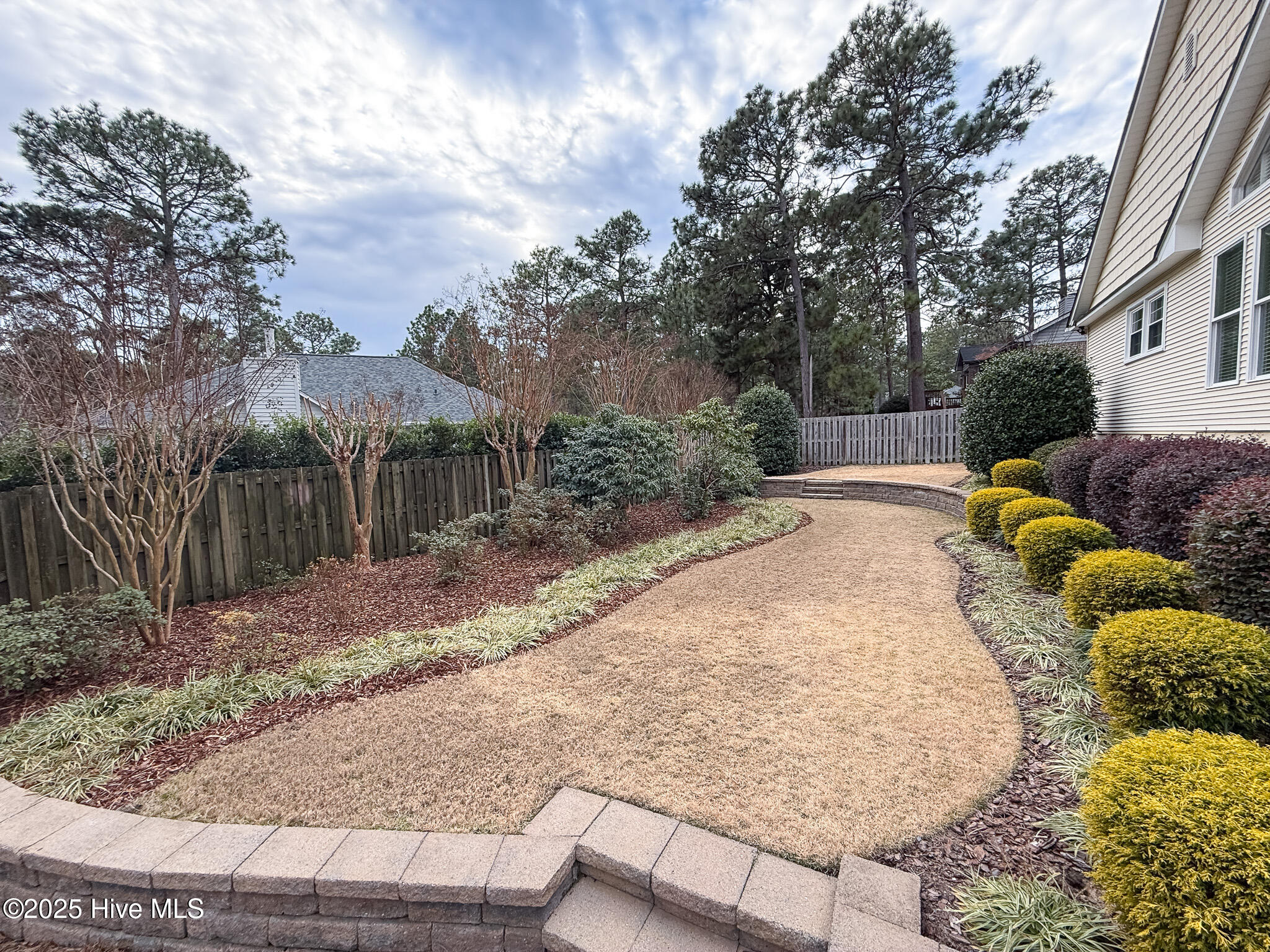 870 Monticello Drive, 8