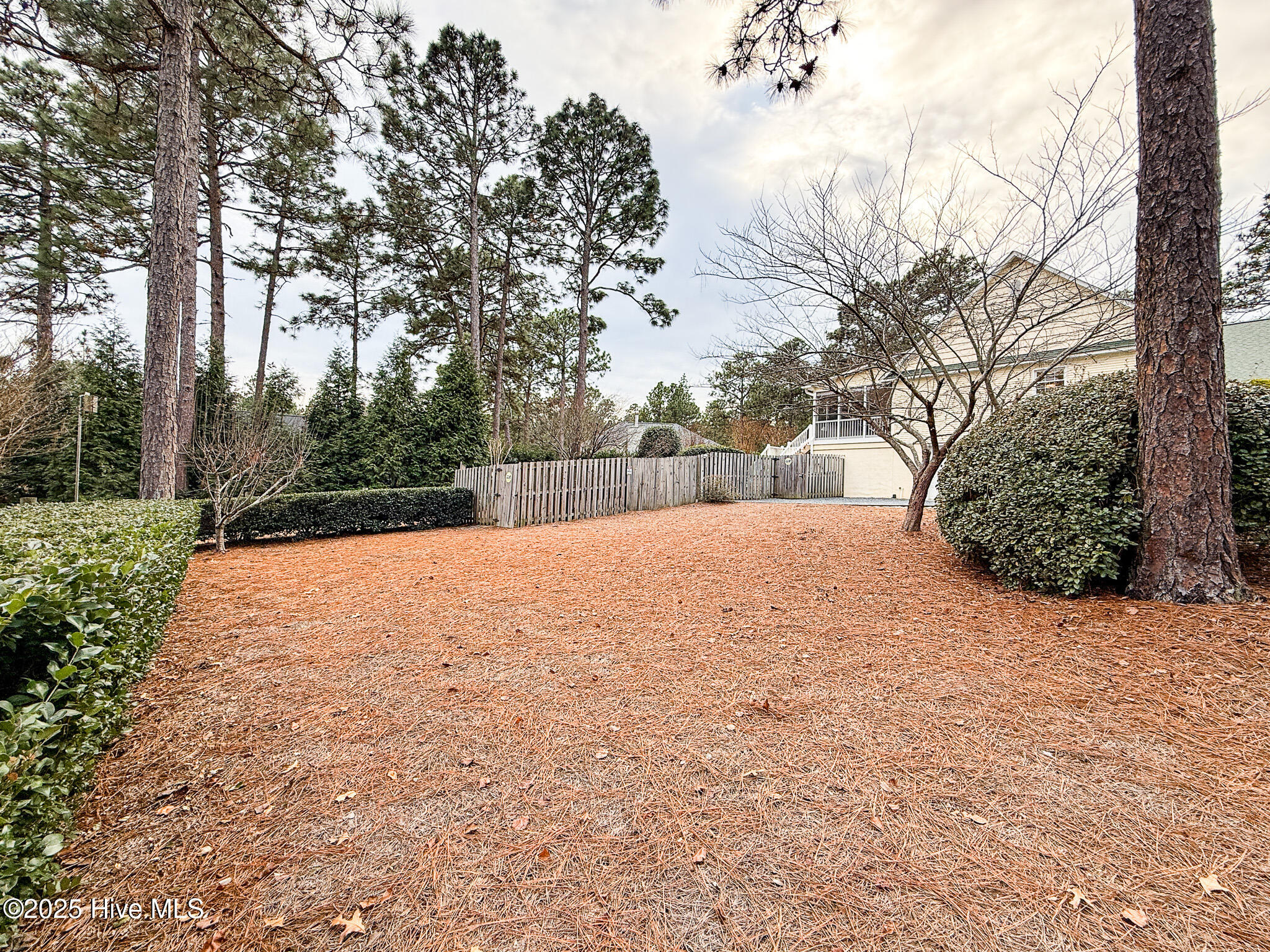 870 Monticello Drive, 8