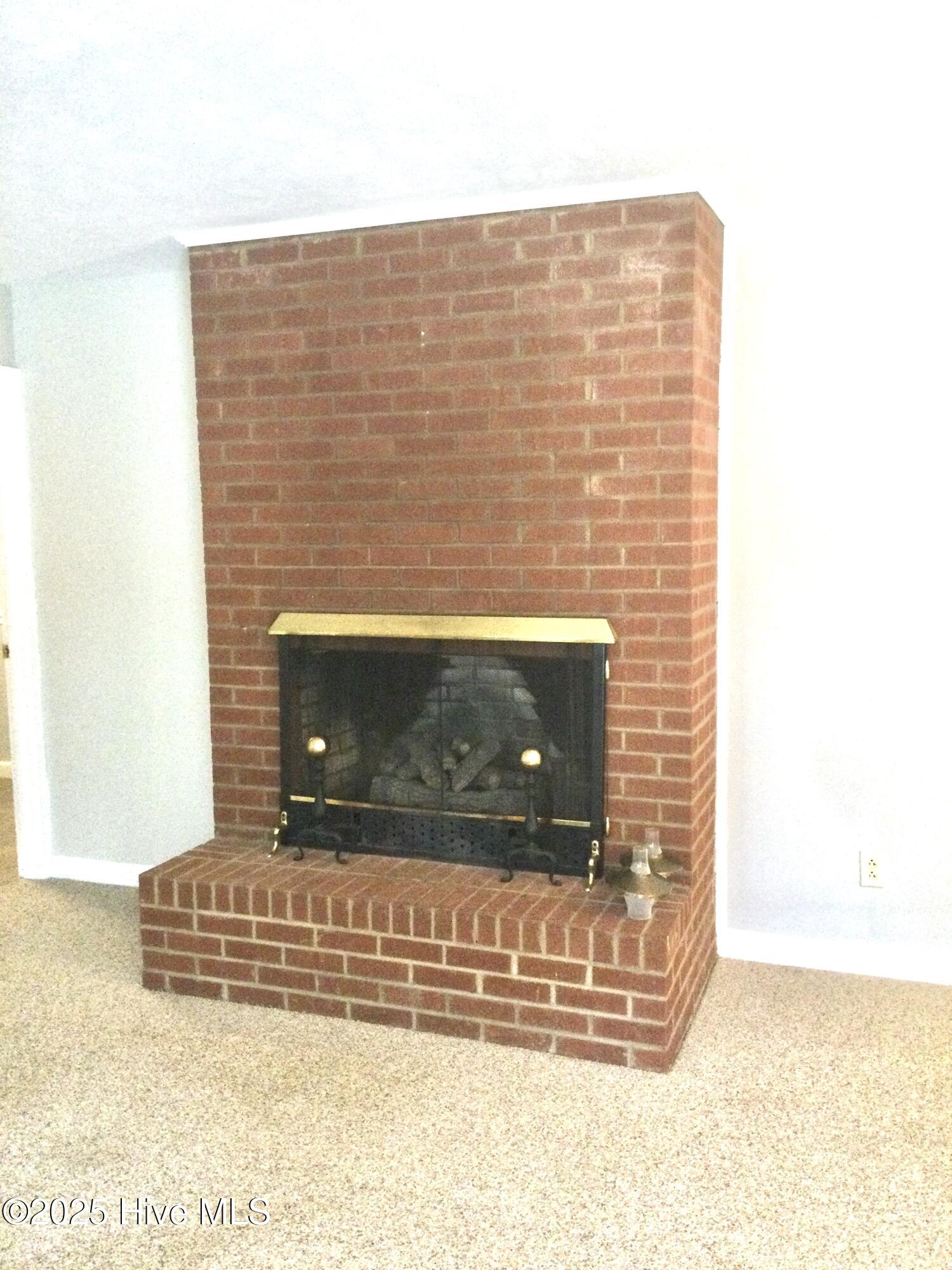 410 N Currant Street