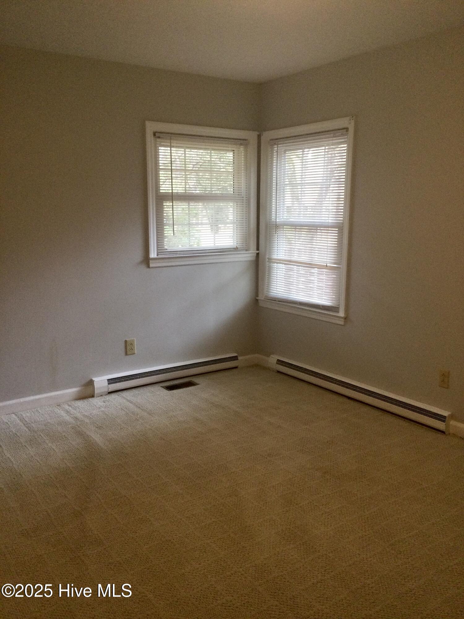 410 N Currant Street