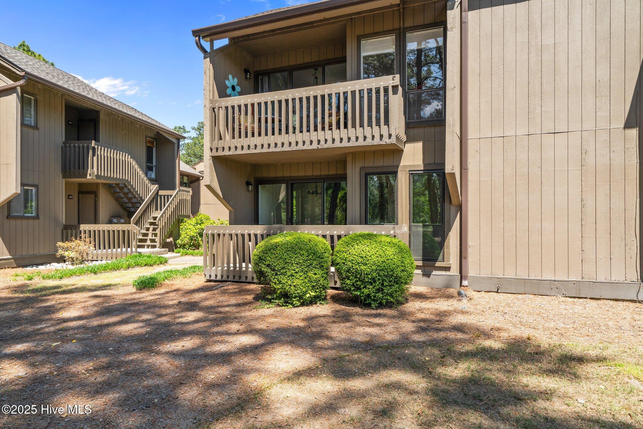 10 Pine Tree Road, 108