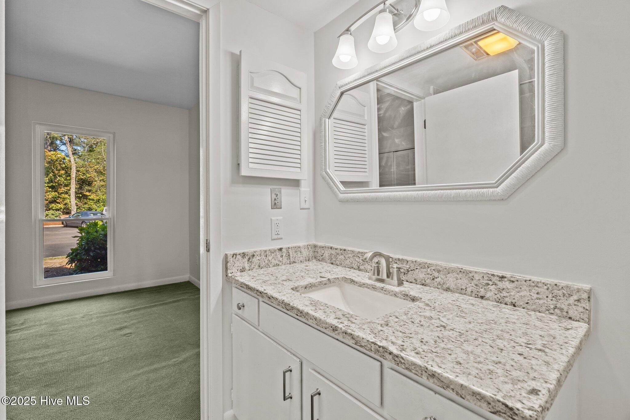 10 Pine Tree Road, 108