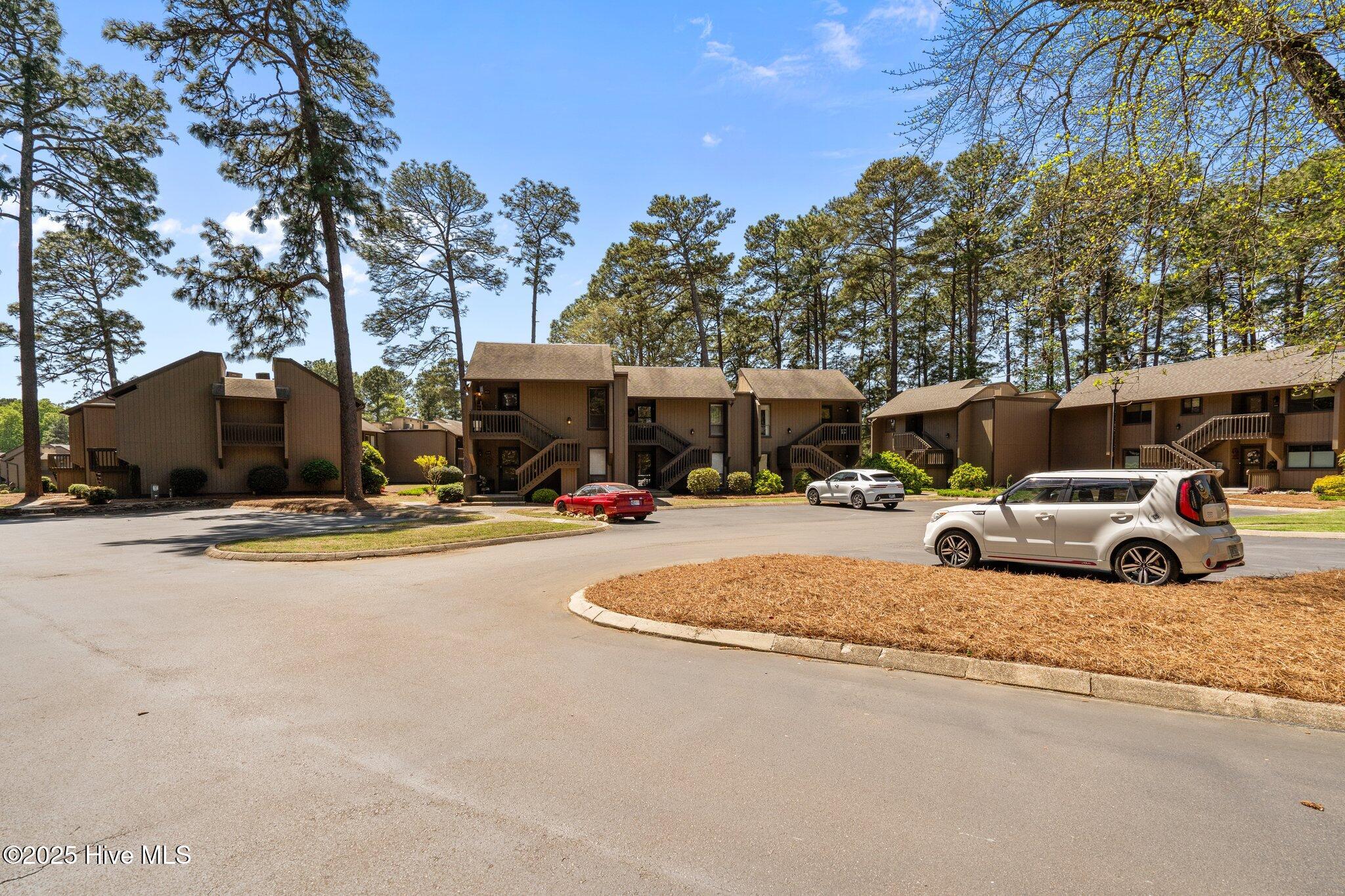 10 Pine Tree Road, 108