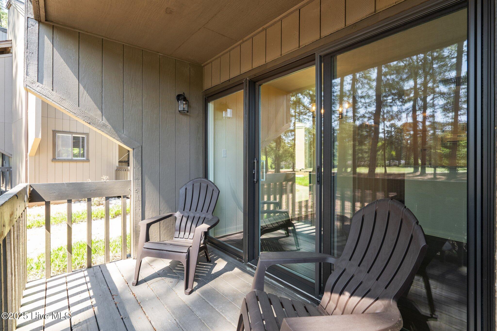 10 Pine Tree Road, 108