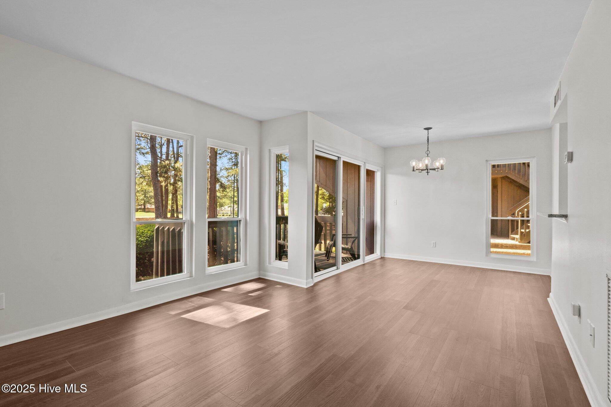 10 Pine Tree Road, 108