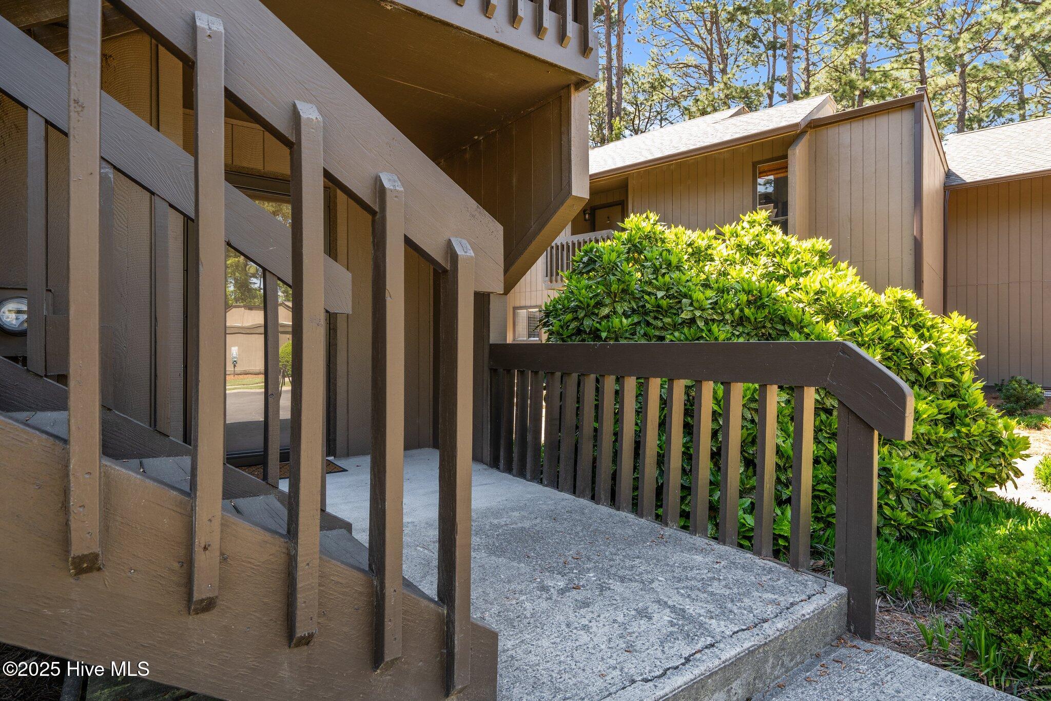 10 Pine Tree Road, 108