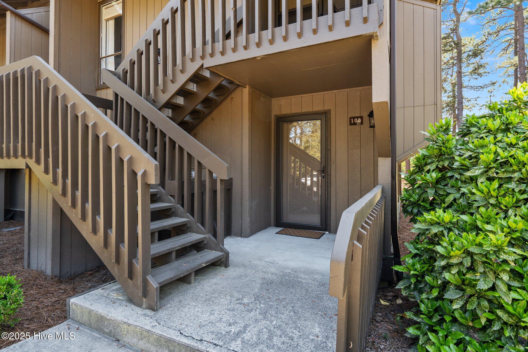 10 Pine Tree Road, 108