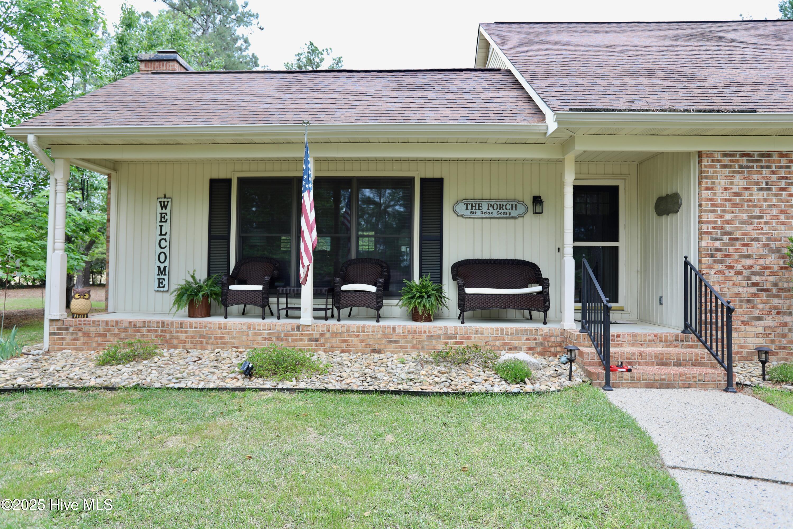 17 Cardinal Drive