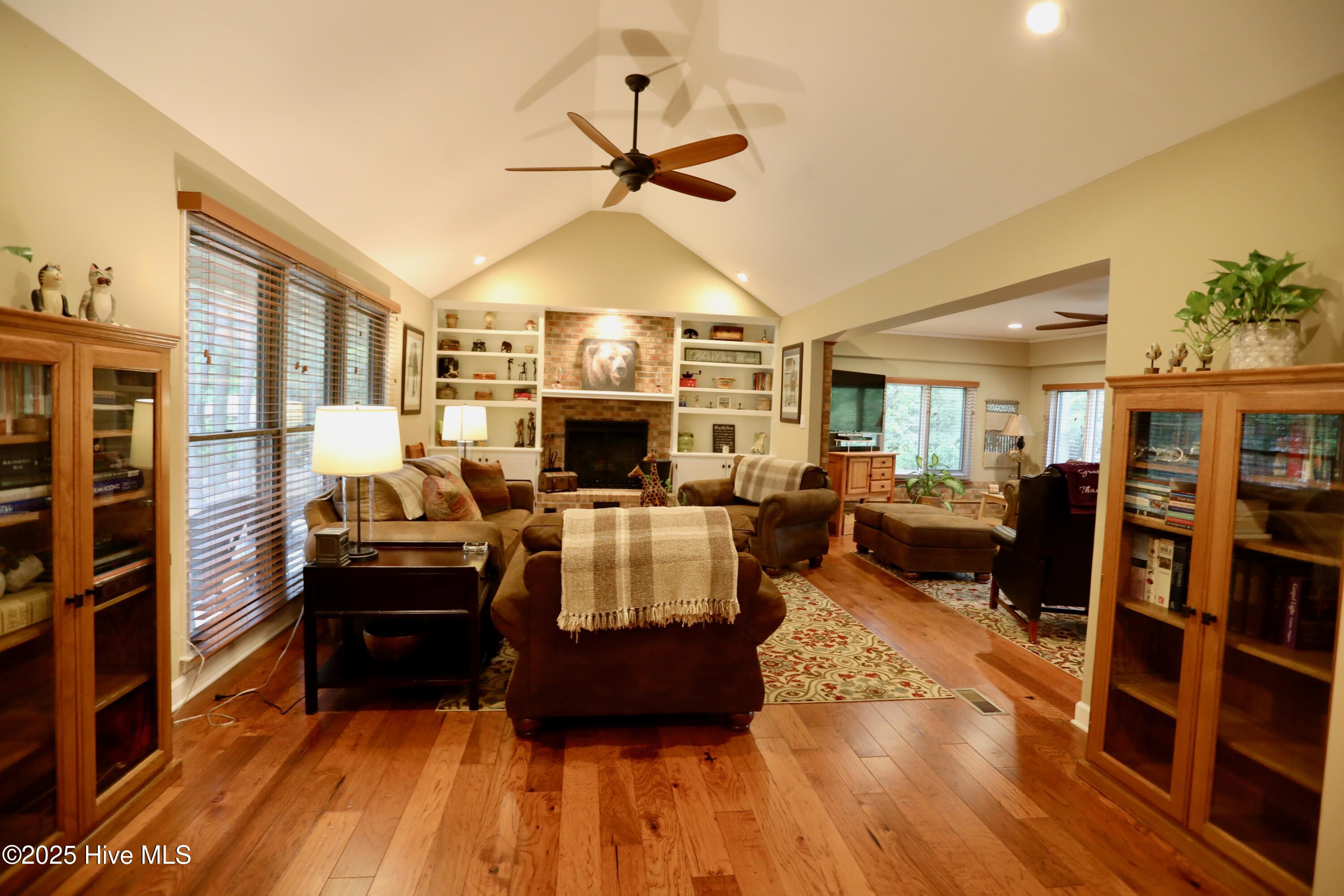 17 Cardinal Drive