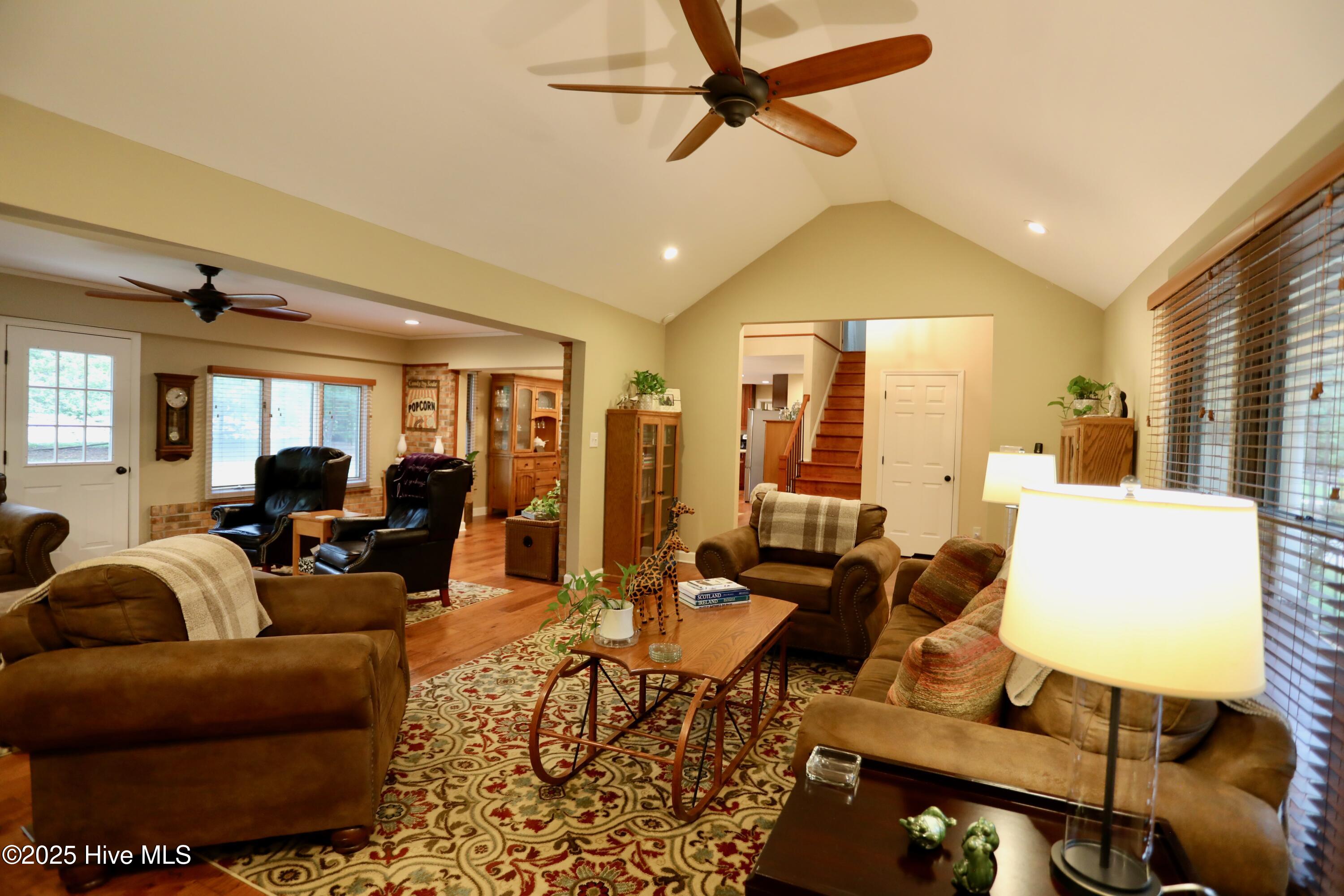 17 Cardinal Drive
