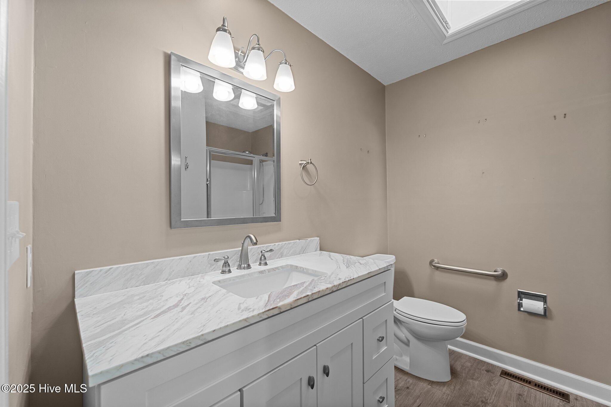 105 Lake Forest Drive