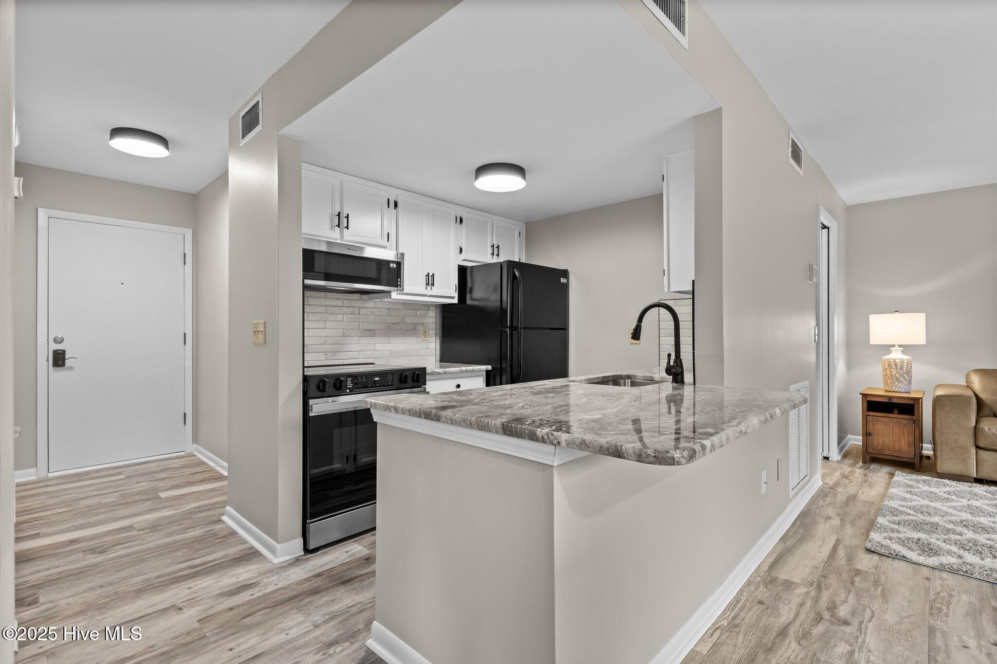 10 Pine Tree Road, 123