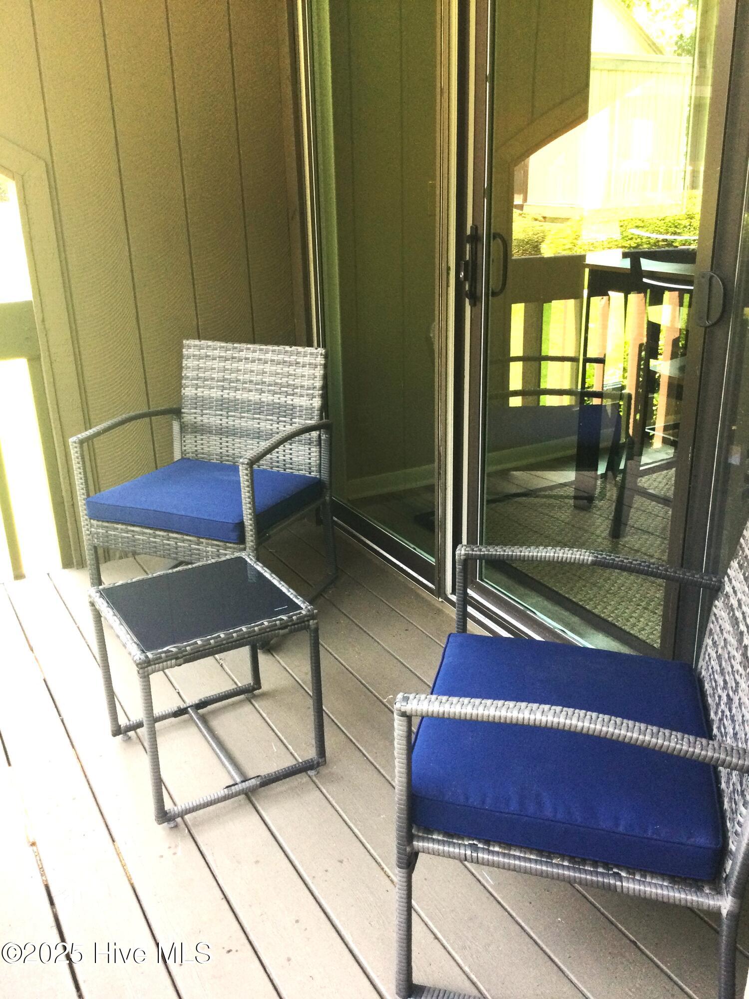 10 Pine Tree Road, 123