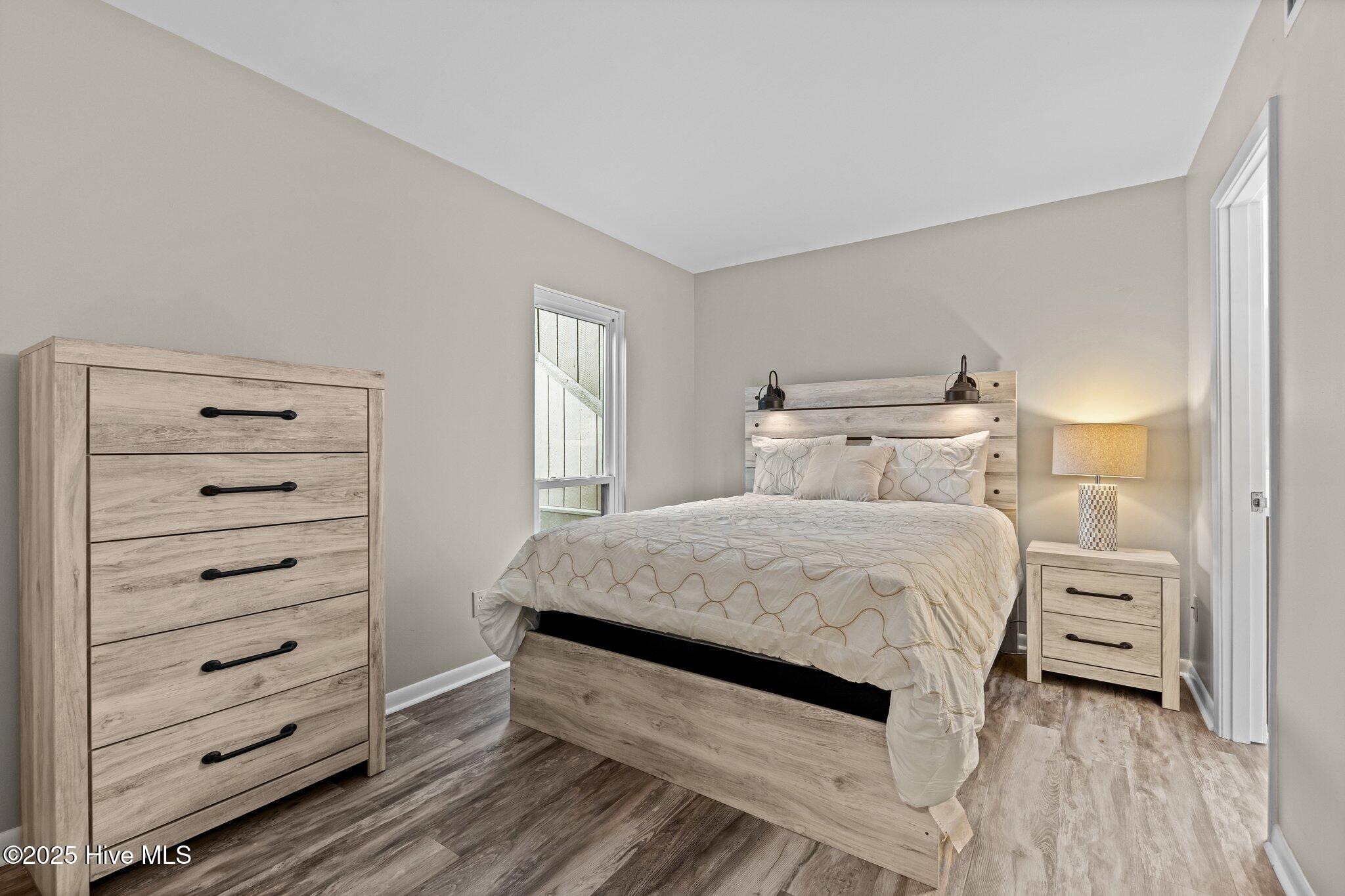 10 Pine Tree Road, 123