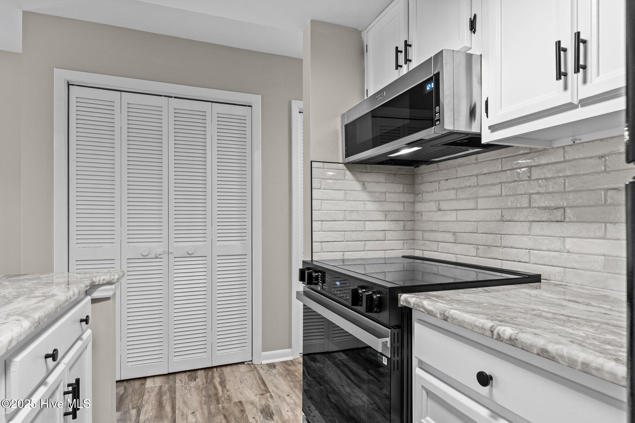 10 Pine Tree Road, 123