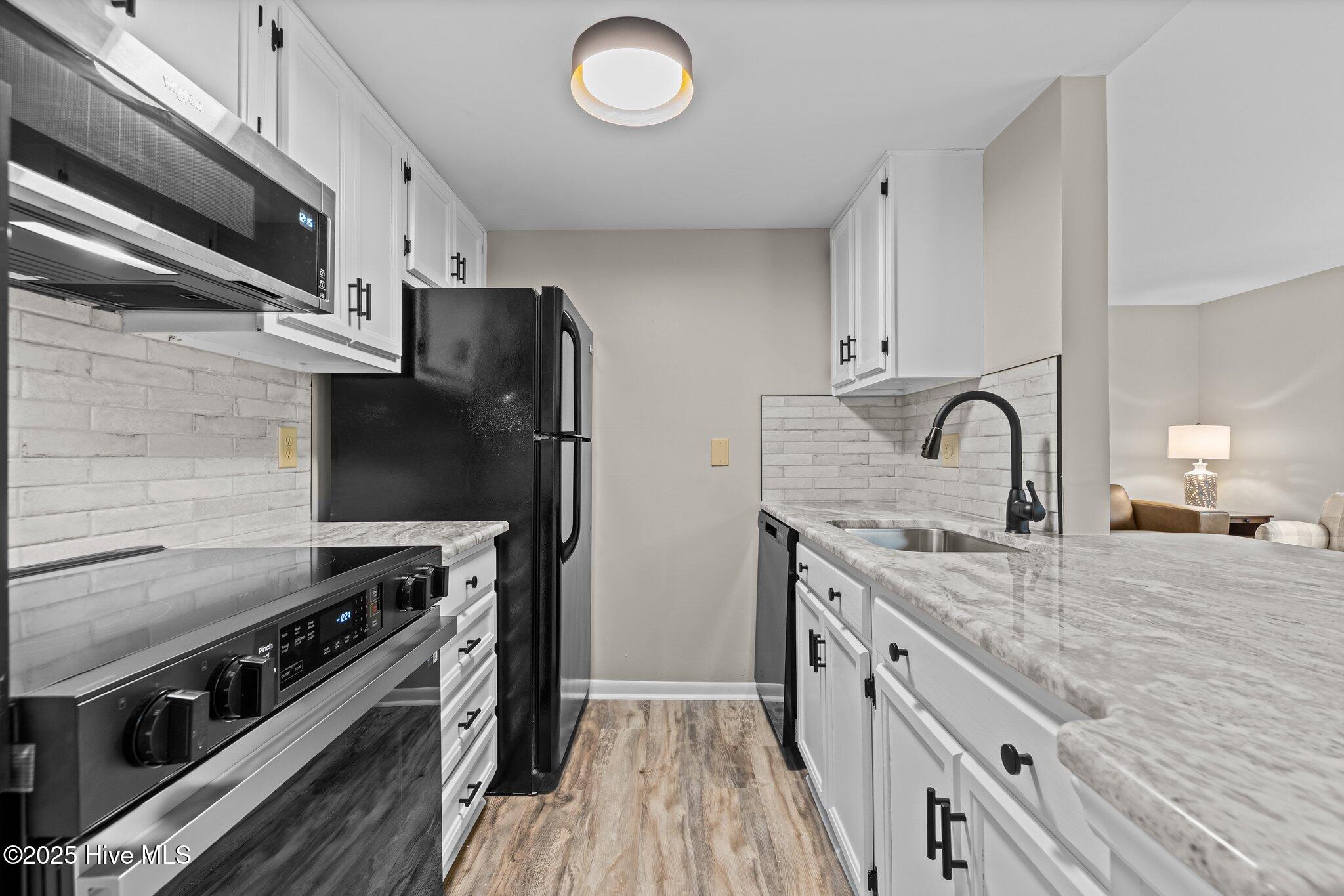 10 Pine Tree Road, 123