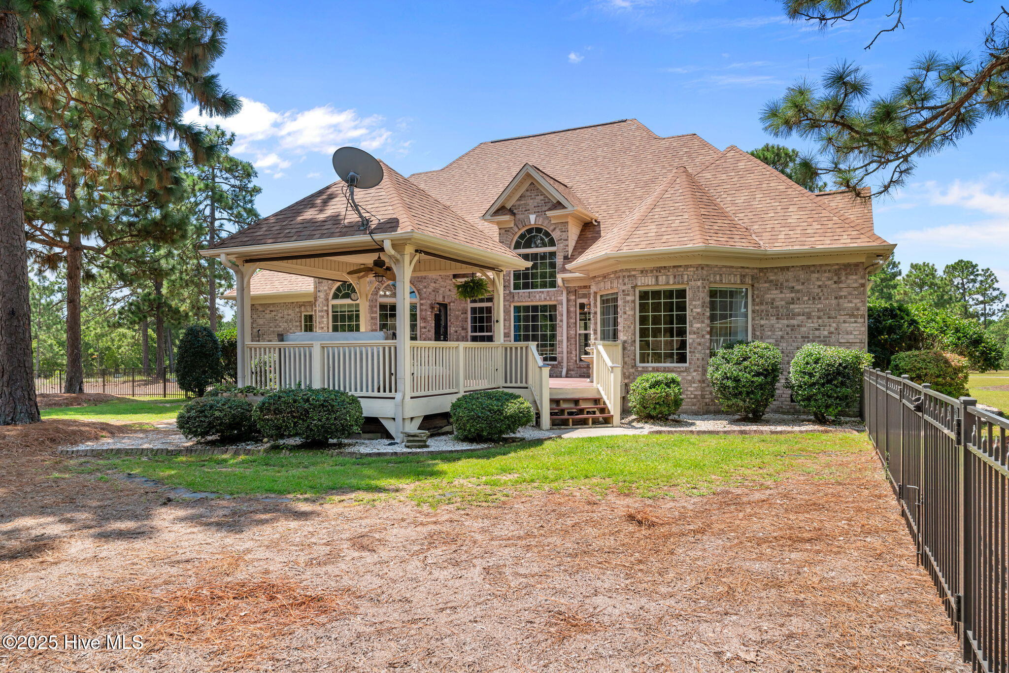 115 Lamplighter Lane