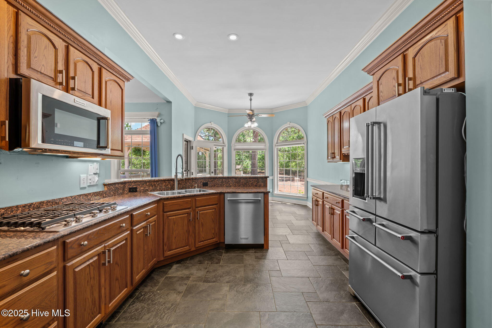 115 Lamplighter Lane