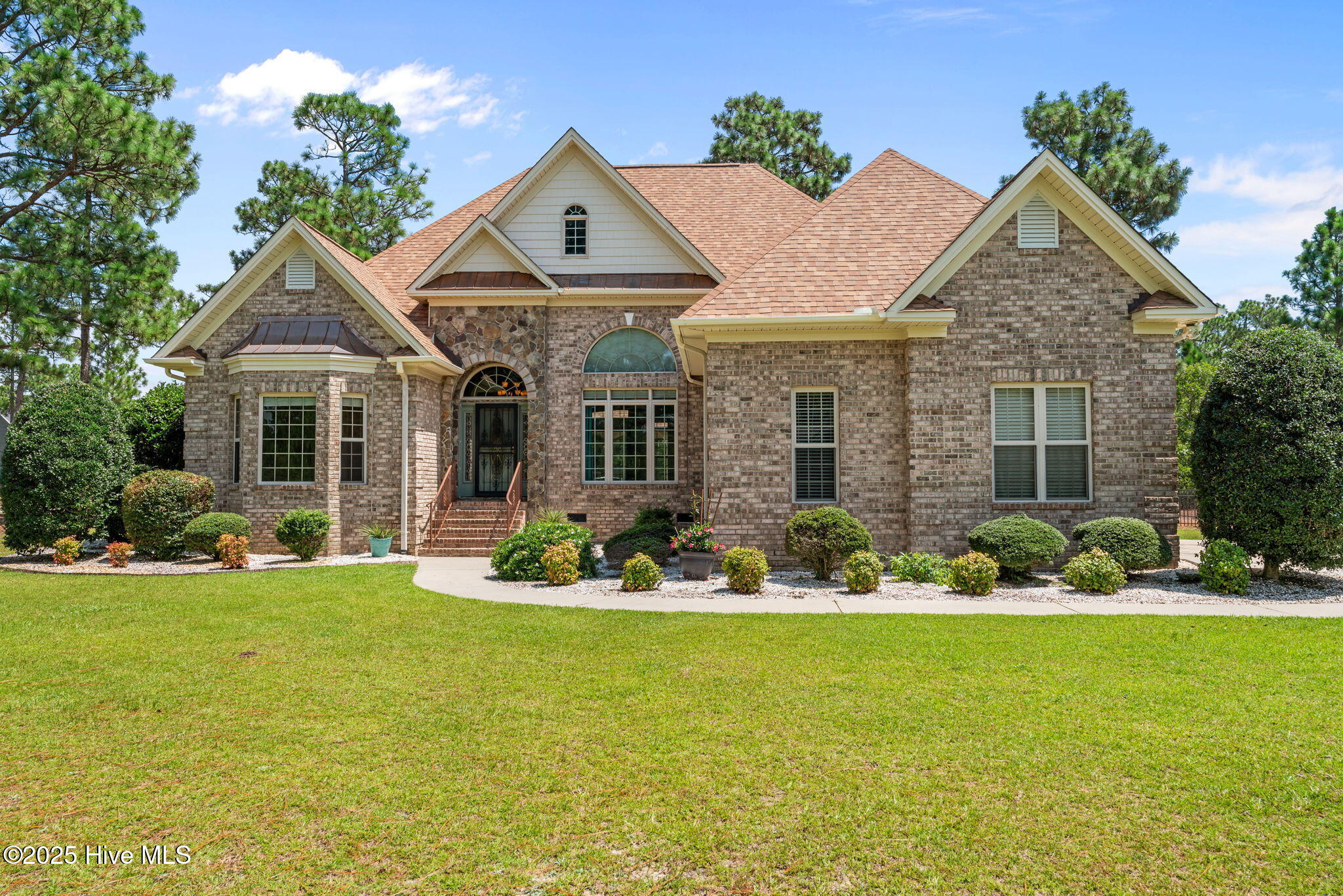 115 Lamplighter Lane