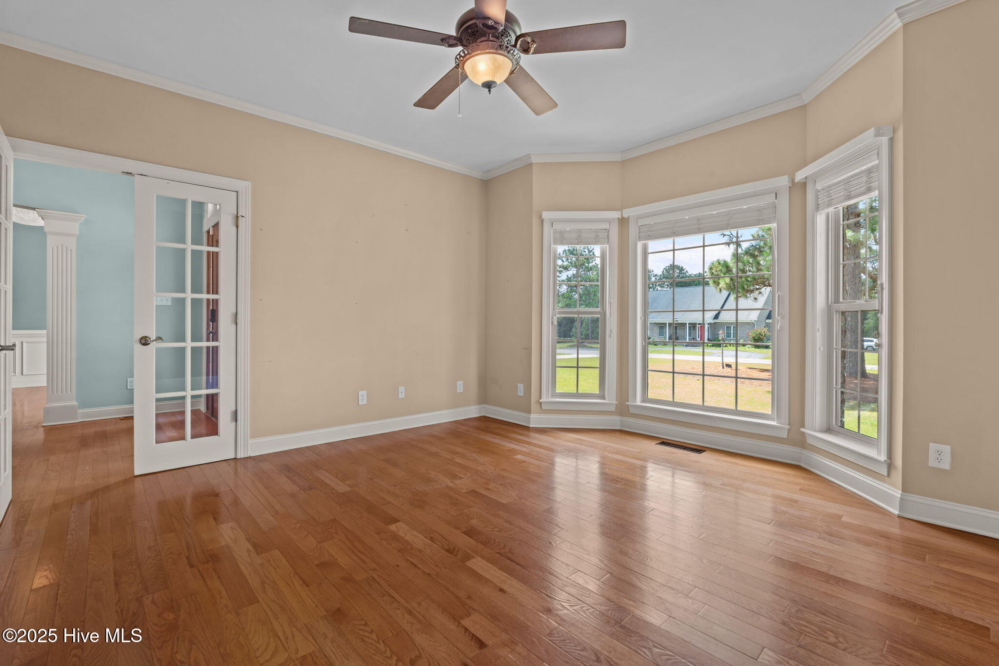 115 Lamplighter Lane