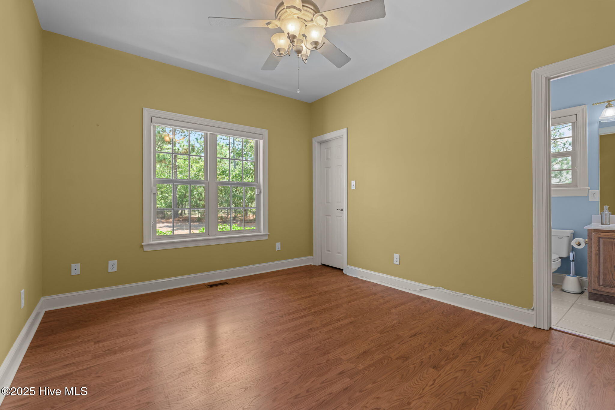 115 Lamplighter Lane