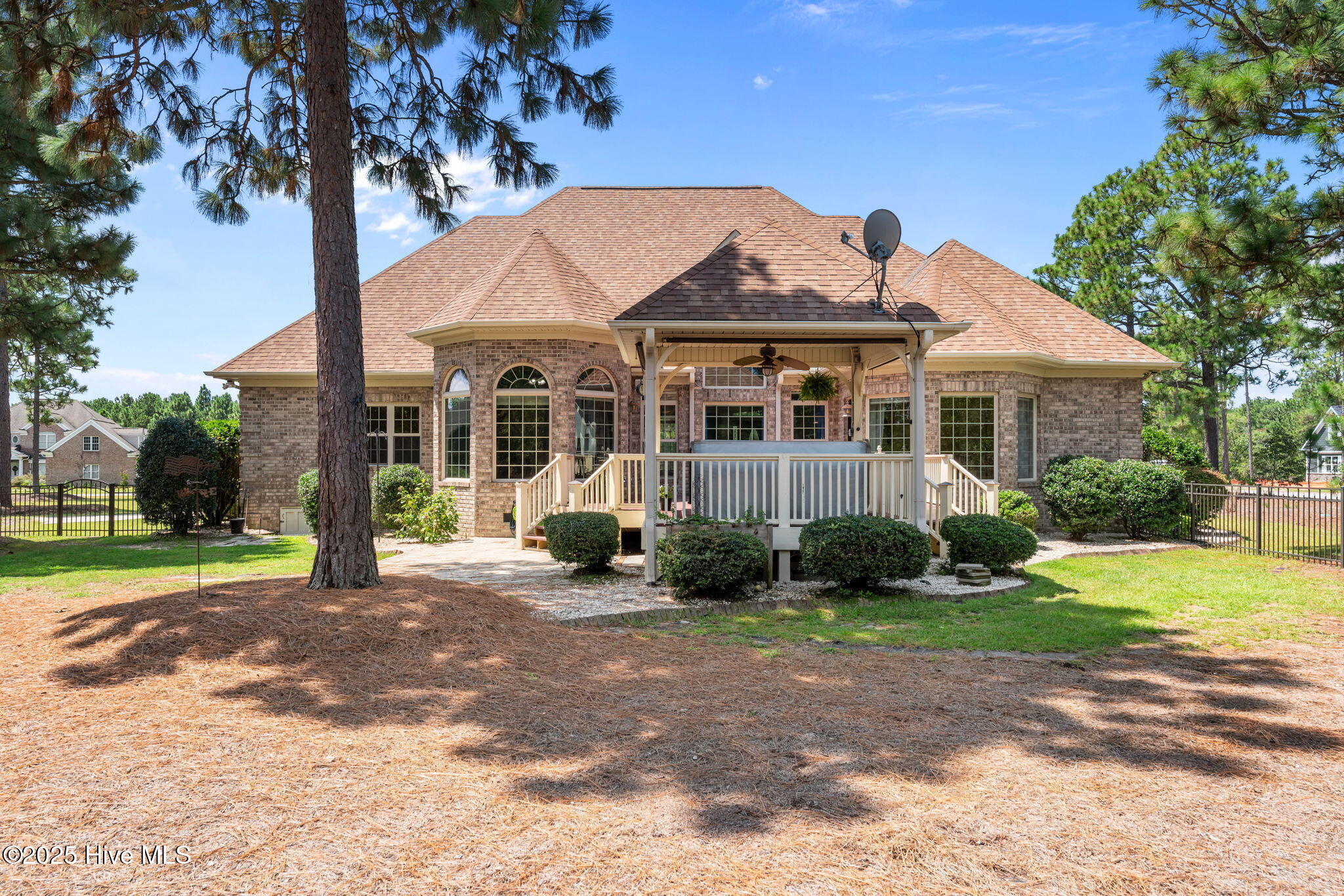 115 Lamplighter Lane