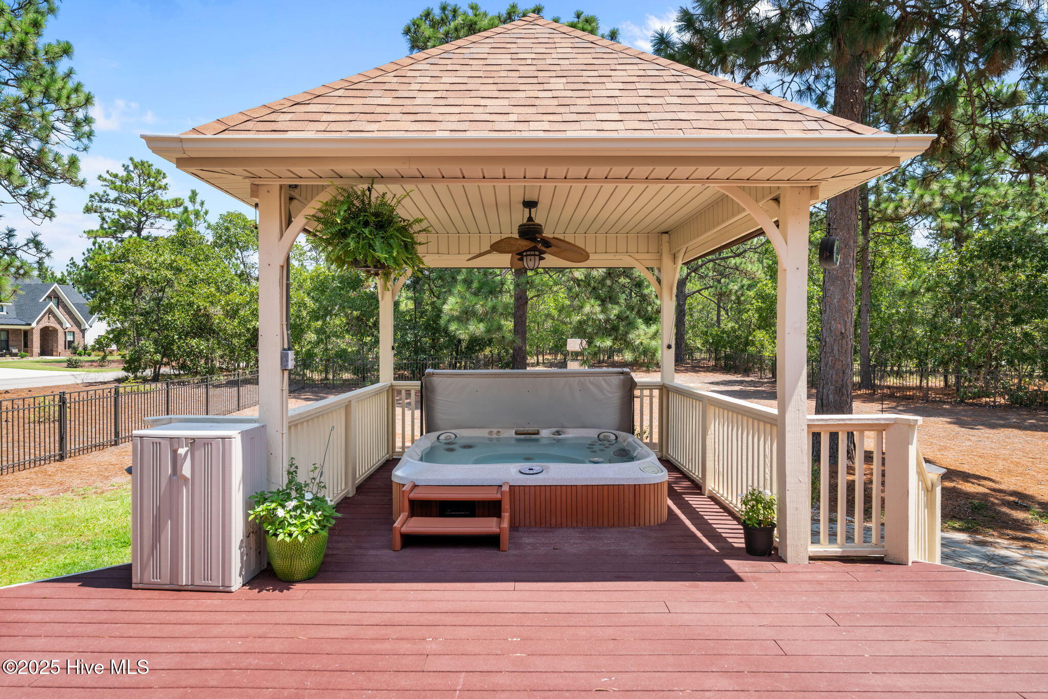 115 Lamplighter Lane