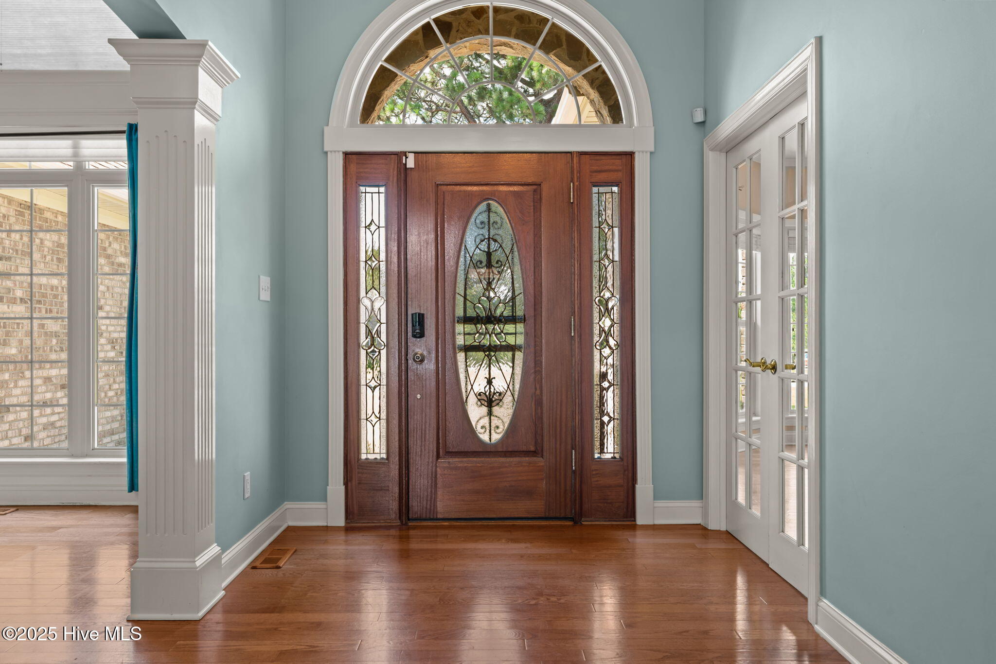 115 Lamplighter Lane