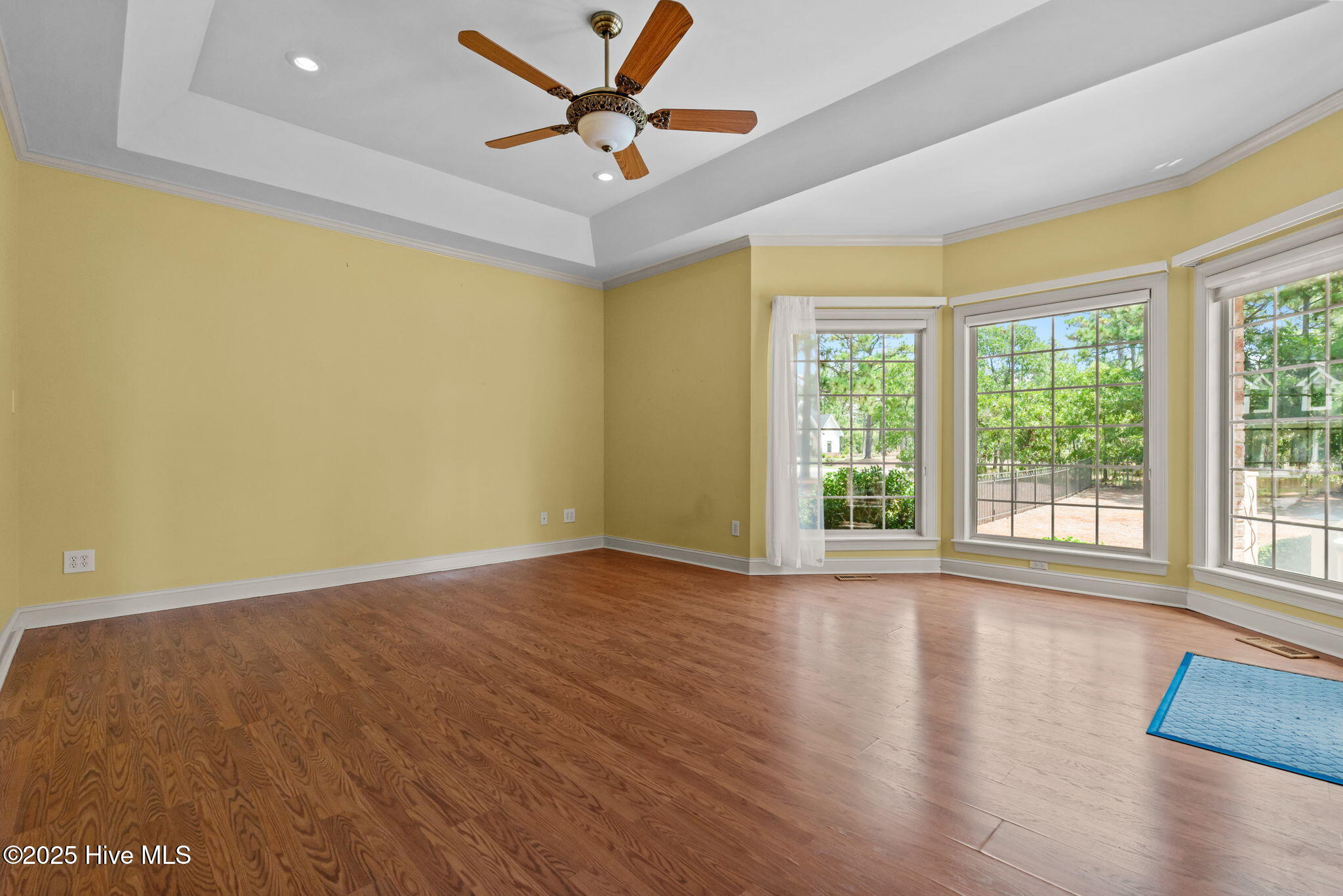 115 Lamplighter Lane