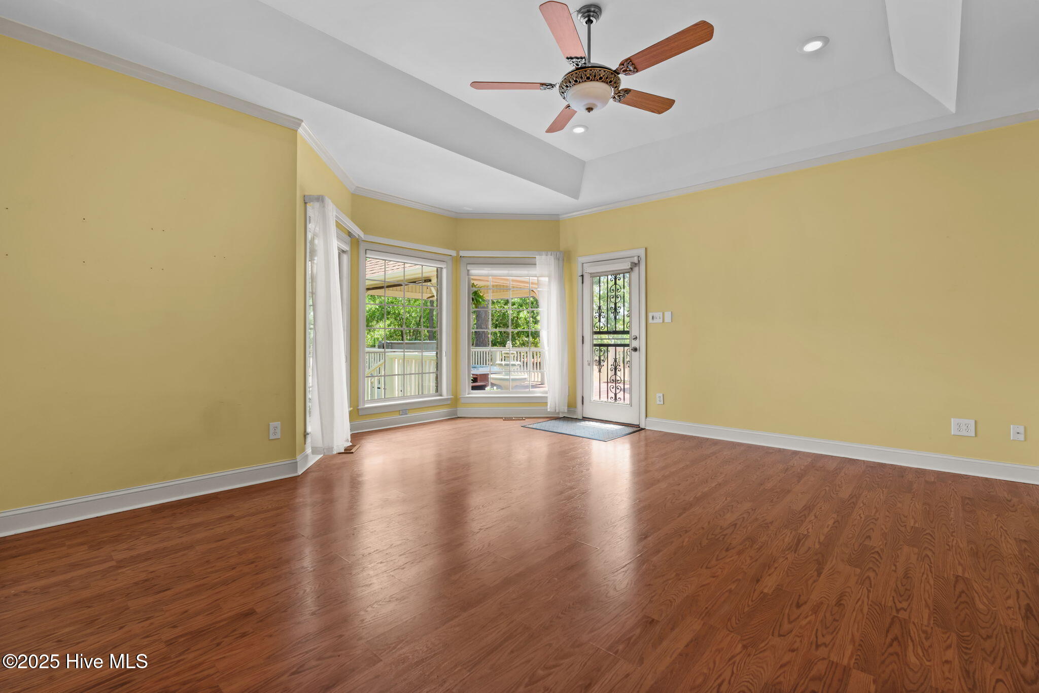 115 Lamplighter Lane