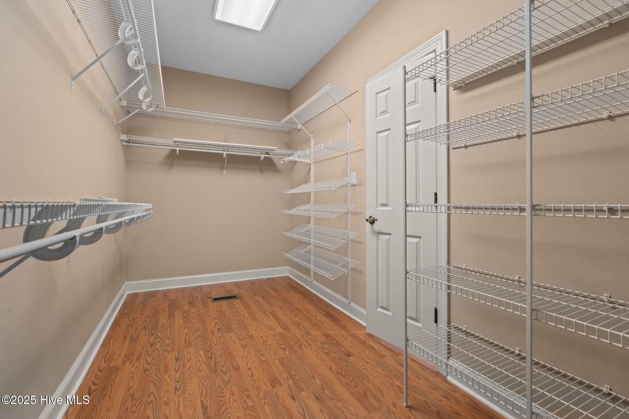 115 Lamplighter Lane