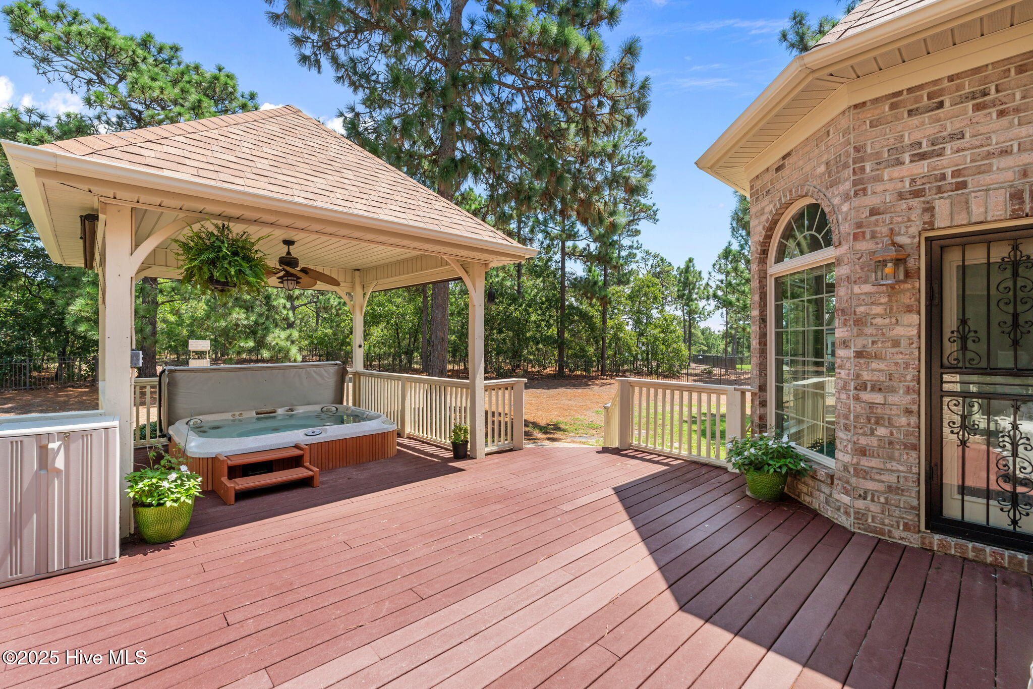 115 Lamplighter Lane