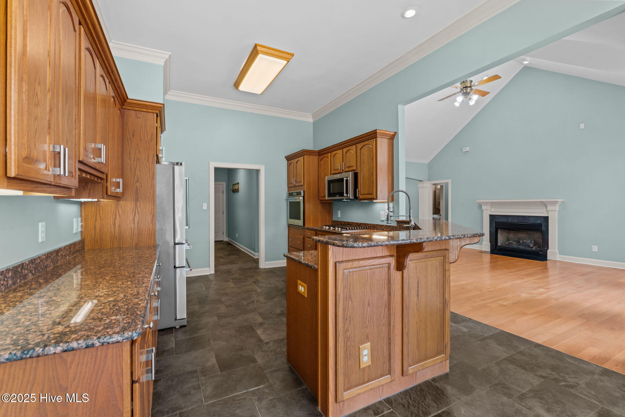 115 Lamplighter Lane