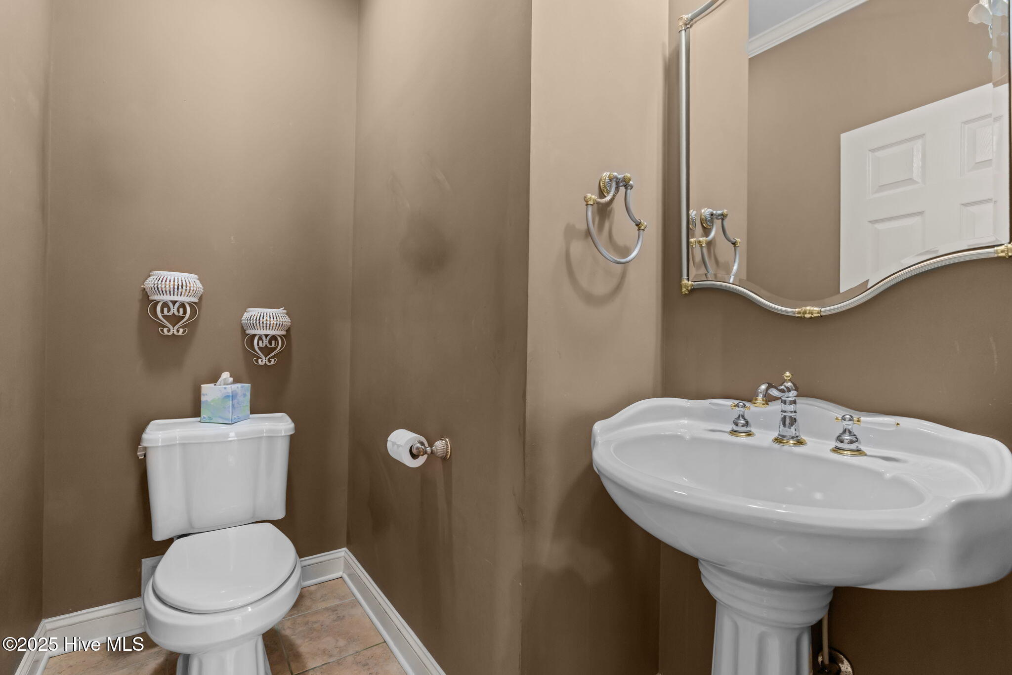 115 Lamplighter Lane