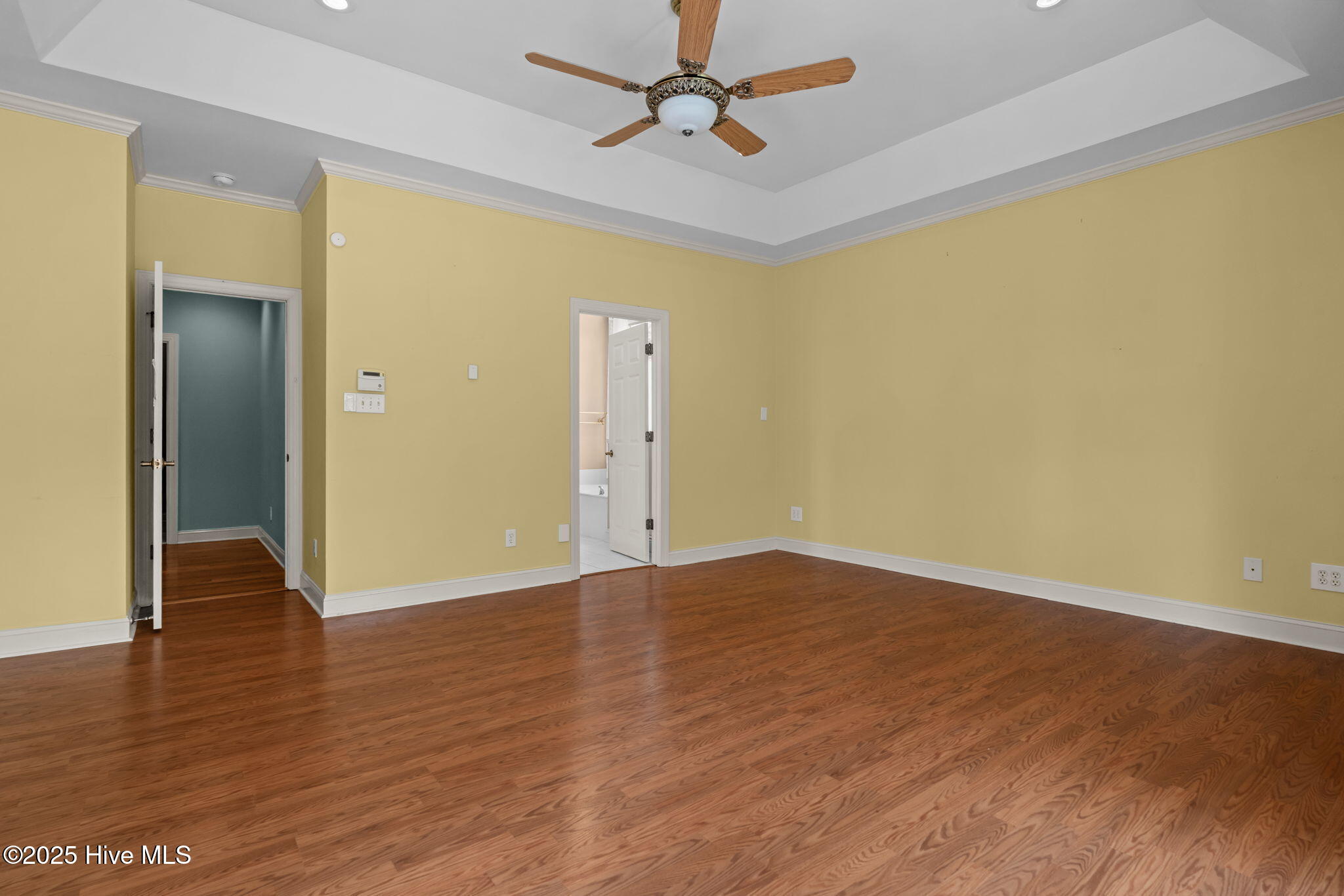 115 Lamplighter Lane