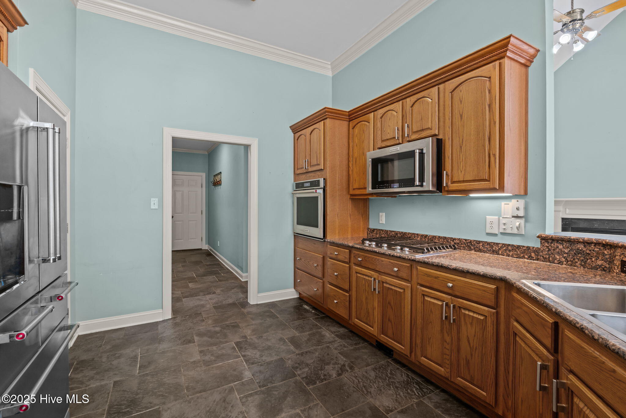 115 Lamplighter Lane